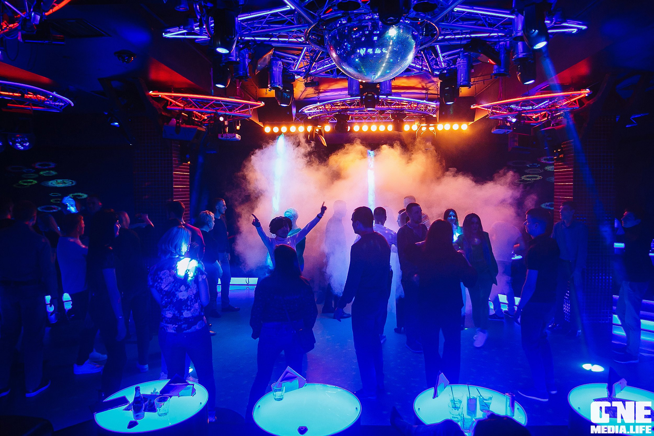 Фотоотчет из ночного клуба Планета в Калининграде. One Media Life: фоторепортажи, фотоотчеты с мероприятий и заведений
