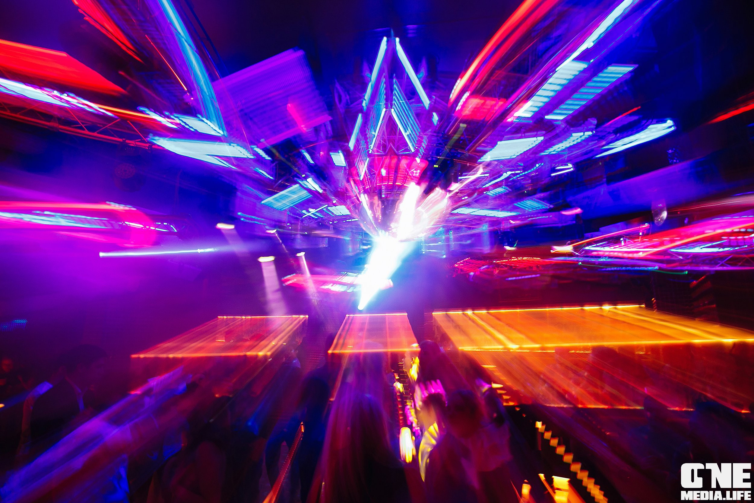 Фотоотчет из ночного клуба Планета в Калининграде. One Media Life: фоторепортажи, фотоотчеты с мероприятий и заведений
