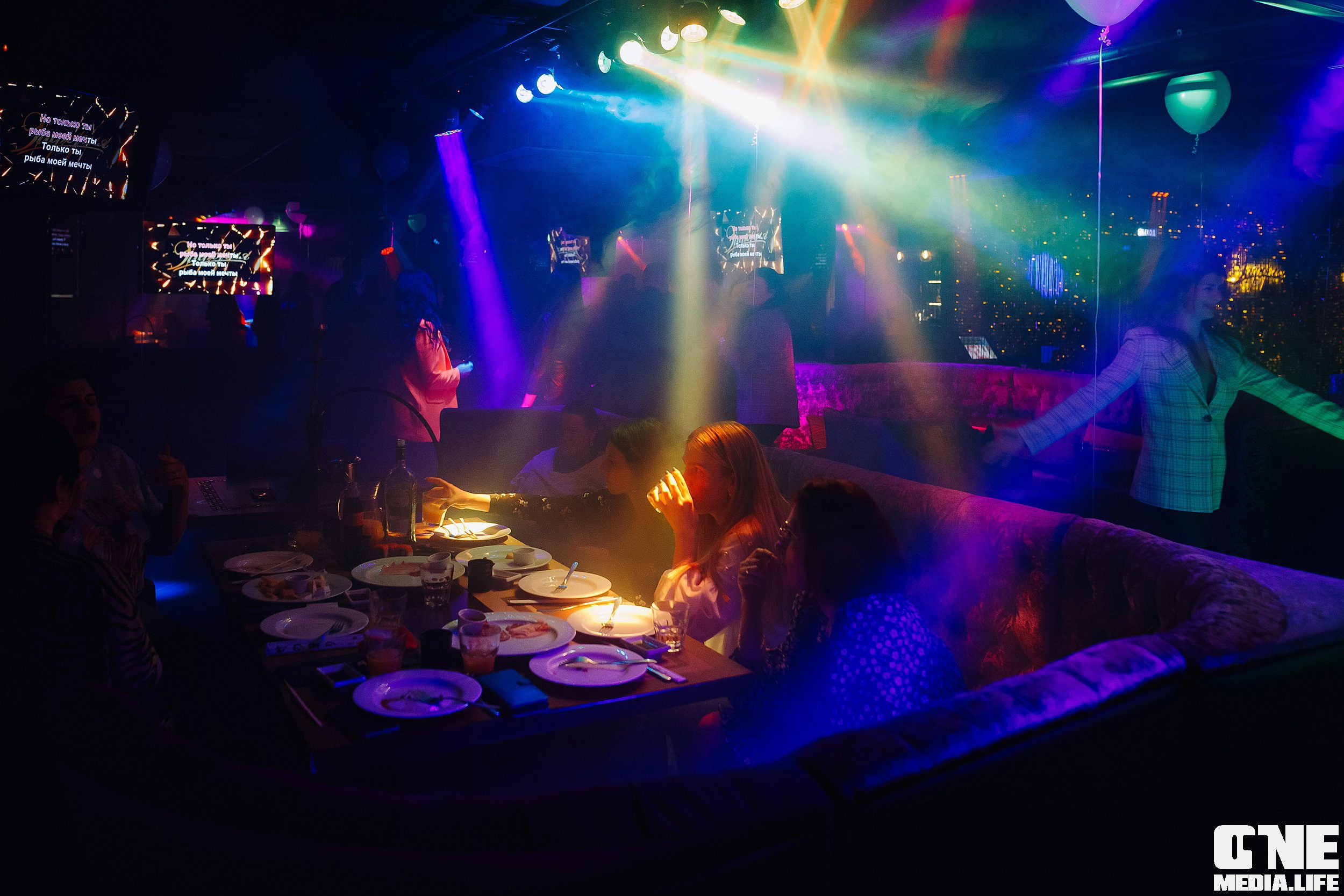 Фоторепортаж из караоке клуба Эйфория. One Media Life: фоторепортажи, фотоотчеты с мероприятий и заведений