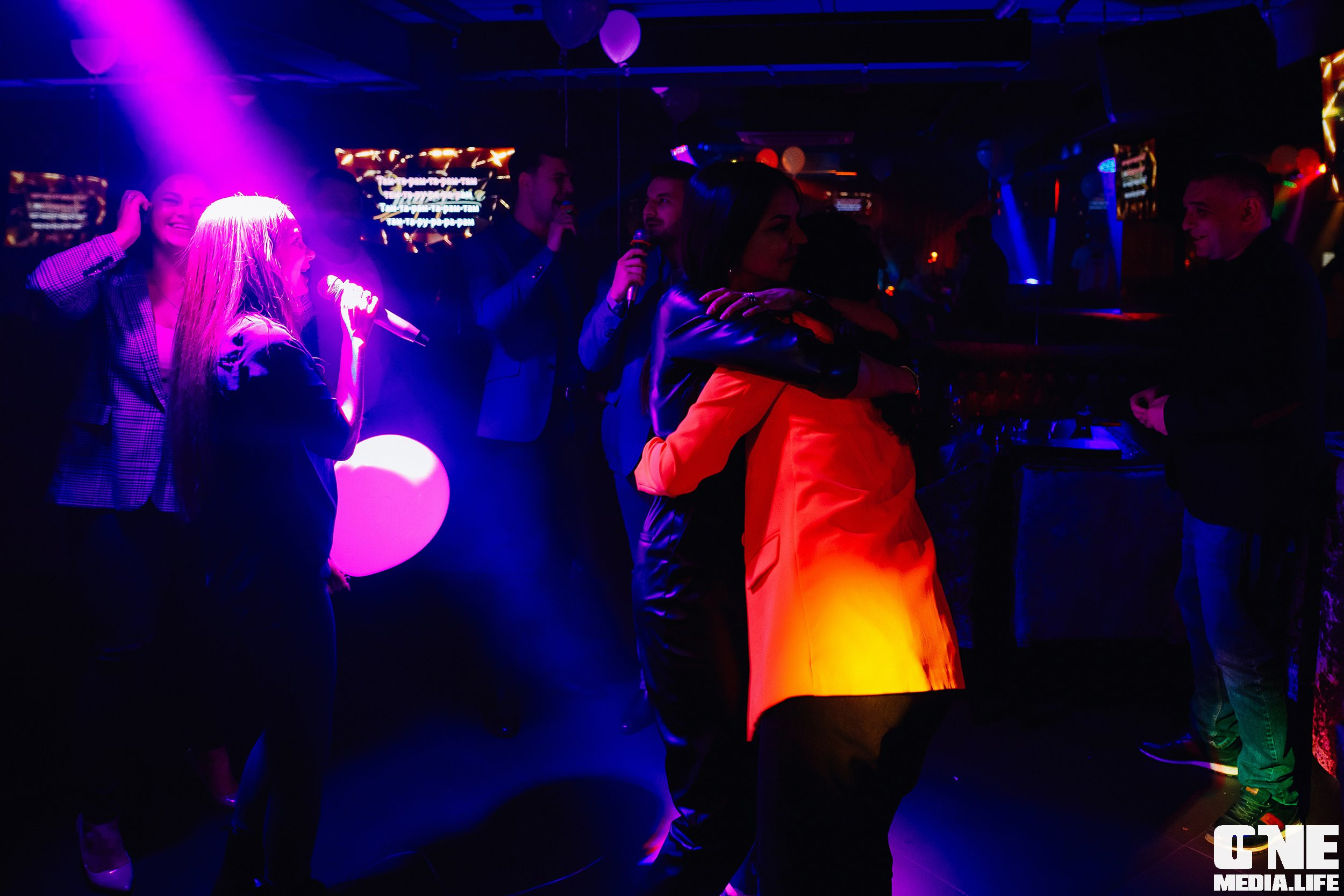 Фоторепортаж из караоке клуба Эйфория. One Media Life: фоторепортажи, фотоотчеты с мероприятий и заведений
