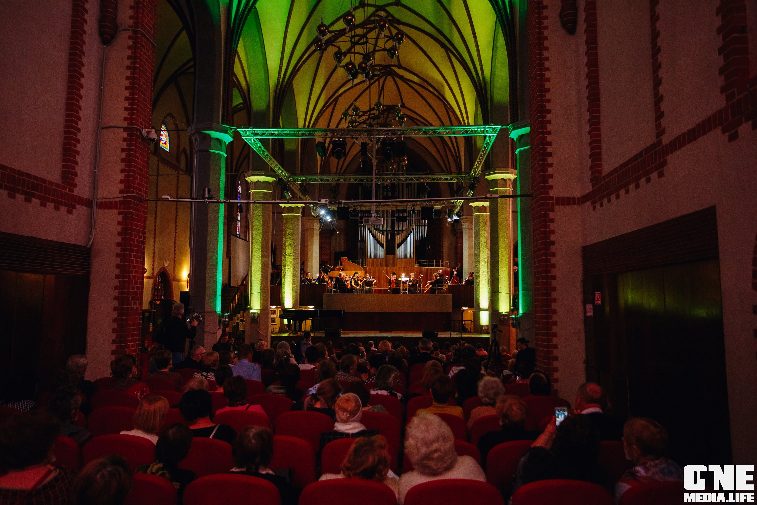 Камерный оркестр и студенты Московской государственной консерватории. One Media Life: фоторепортажи, фотоотчеты с мероприятий и заведений