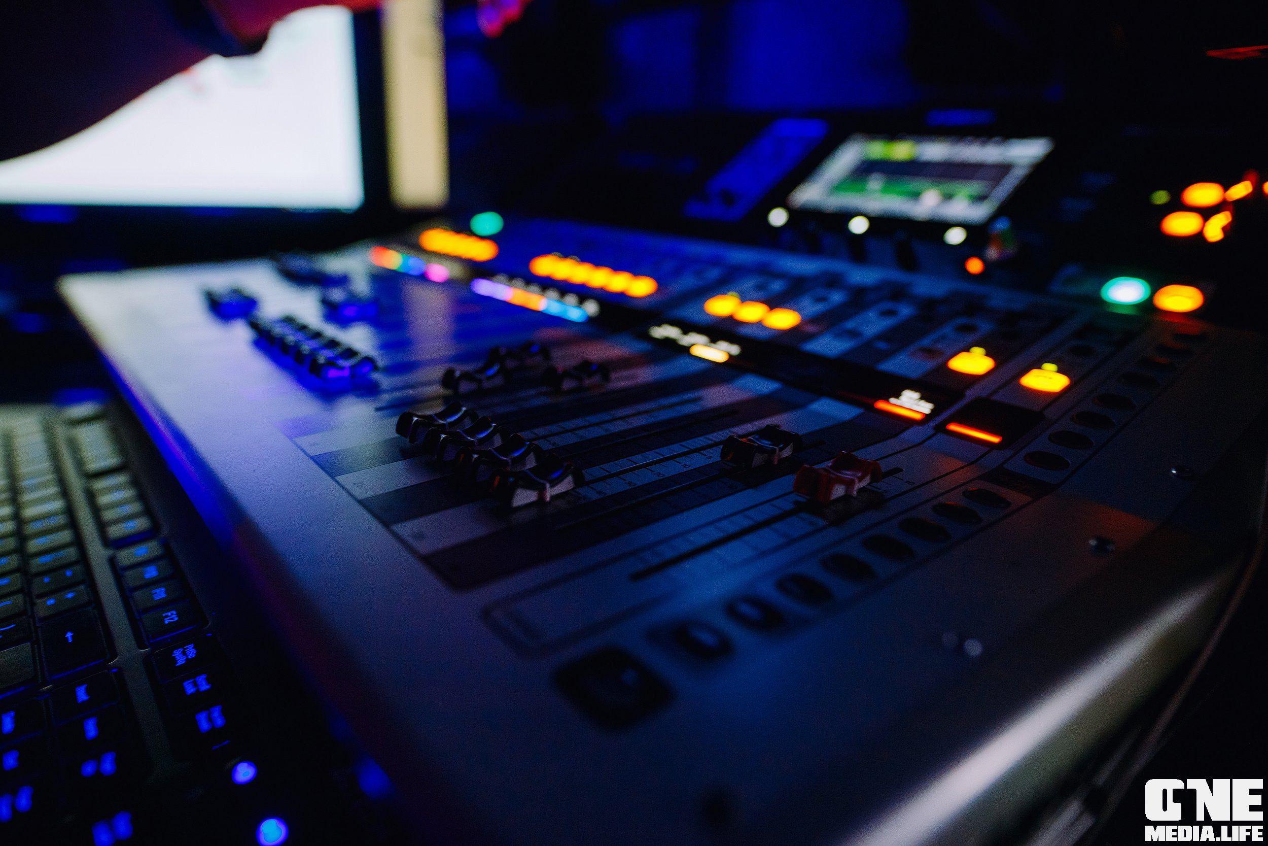 Фотоотчет из караоке клуба Эйфория в Калининграде. One Media Life: фоторепортажи, фотоотчеты с мероприятий и заведений