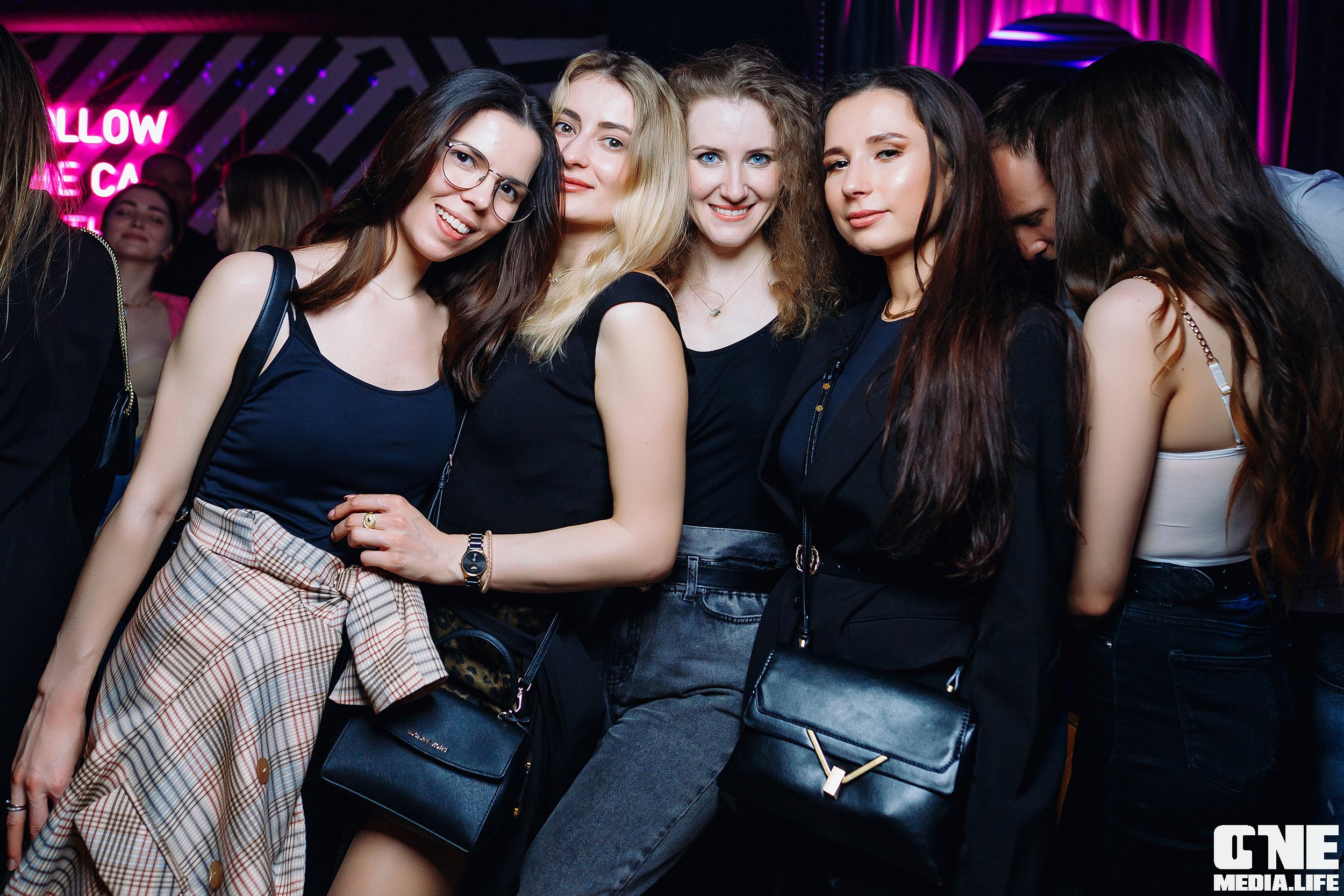 Фотоотчет из диско бара Mirage в Калининграде. One Media Life: фоторепортажи, фотоотчеты с мероприятий и заведений
