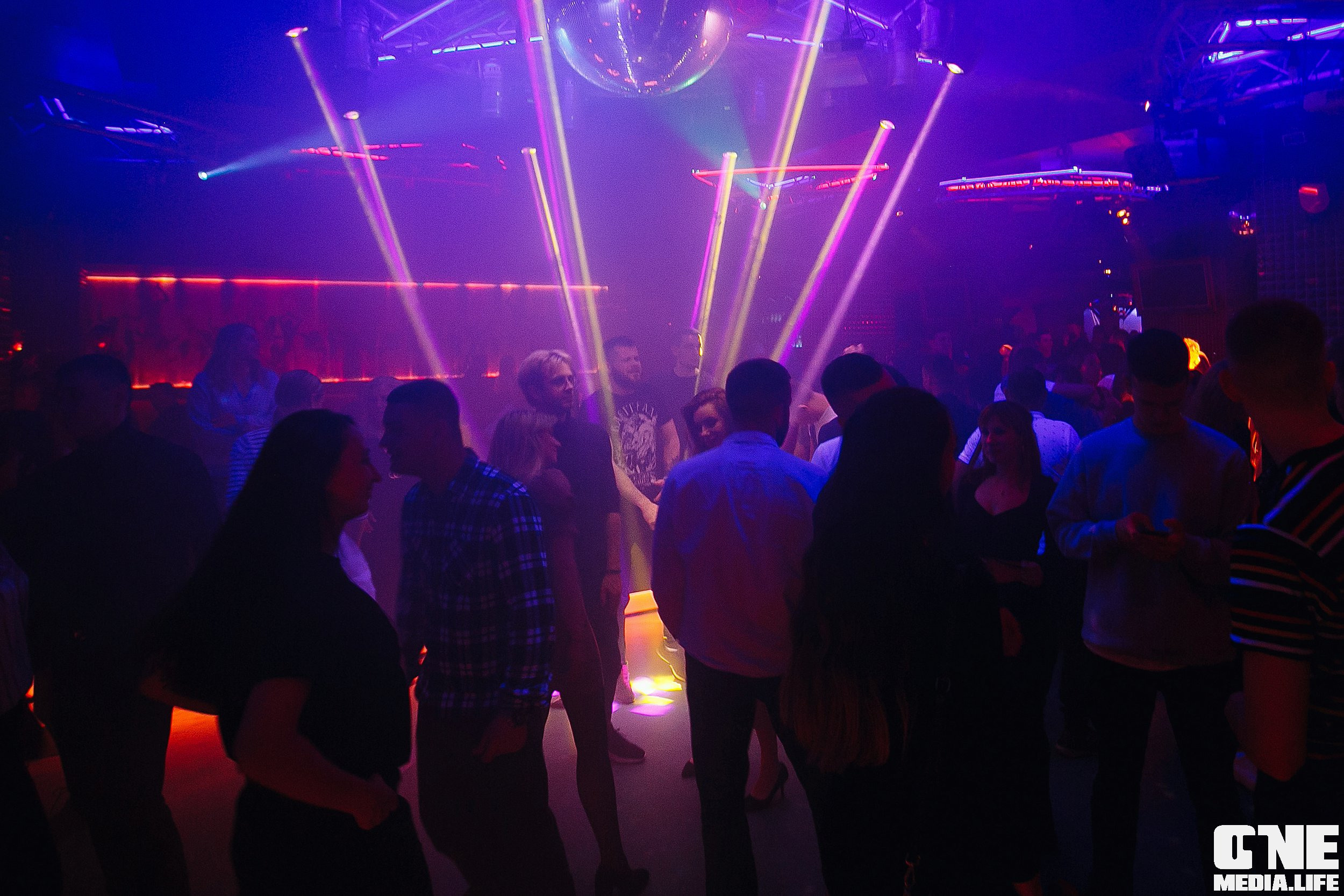 Фотоотчет из ночного клуба Планета в Калининграде. One Media Life: фоторепортажи, фотоотчеты с мероприятий и заведений