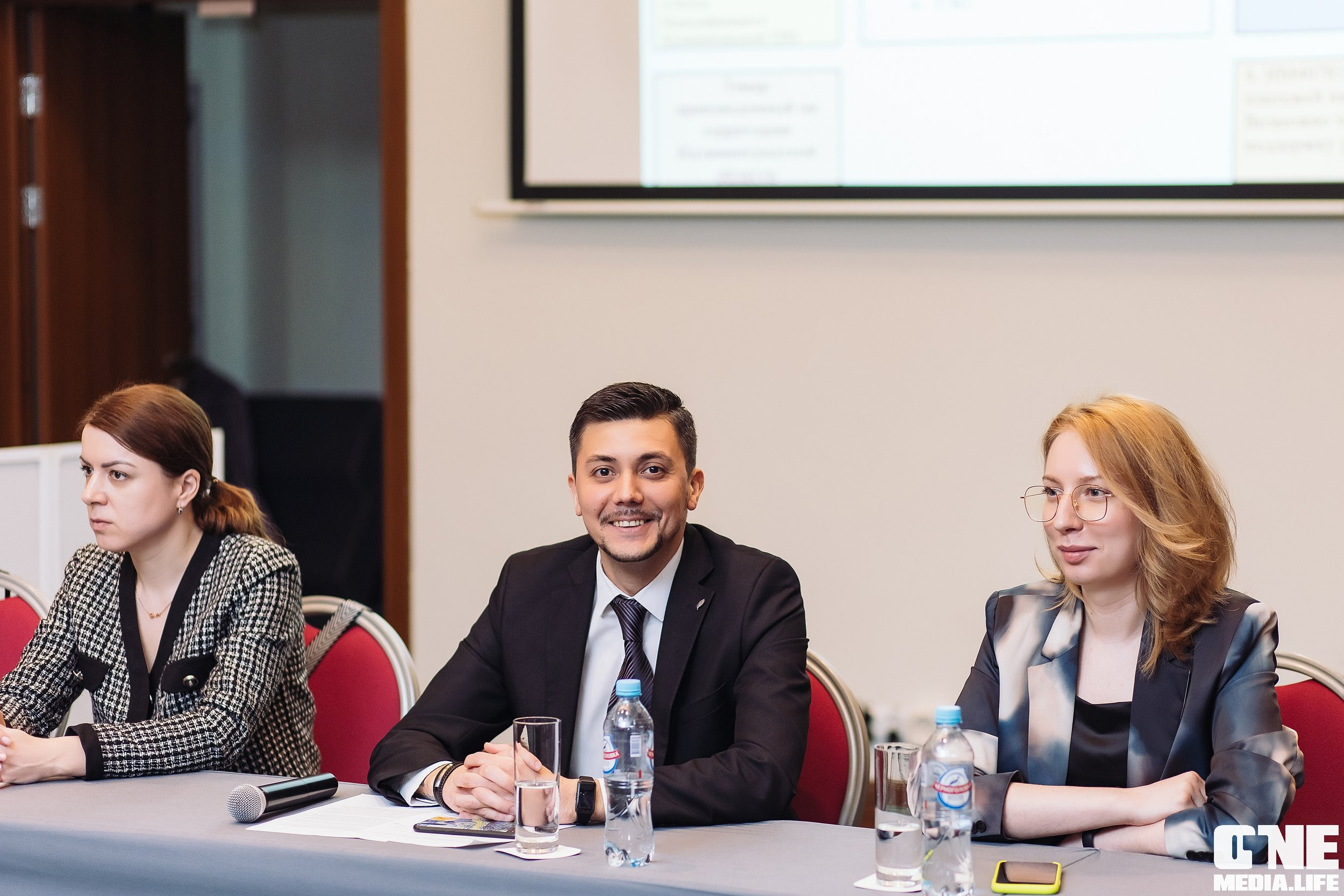 Фоторепортаж круглого стола по темам социального предпринимательства. One Media Life: фоторепортажи, фотоотчеты с мероприятий и заведений