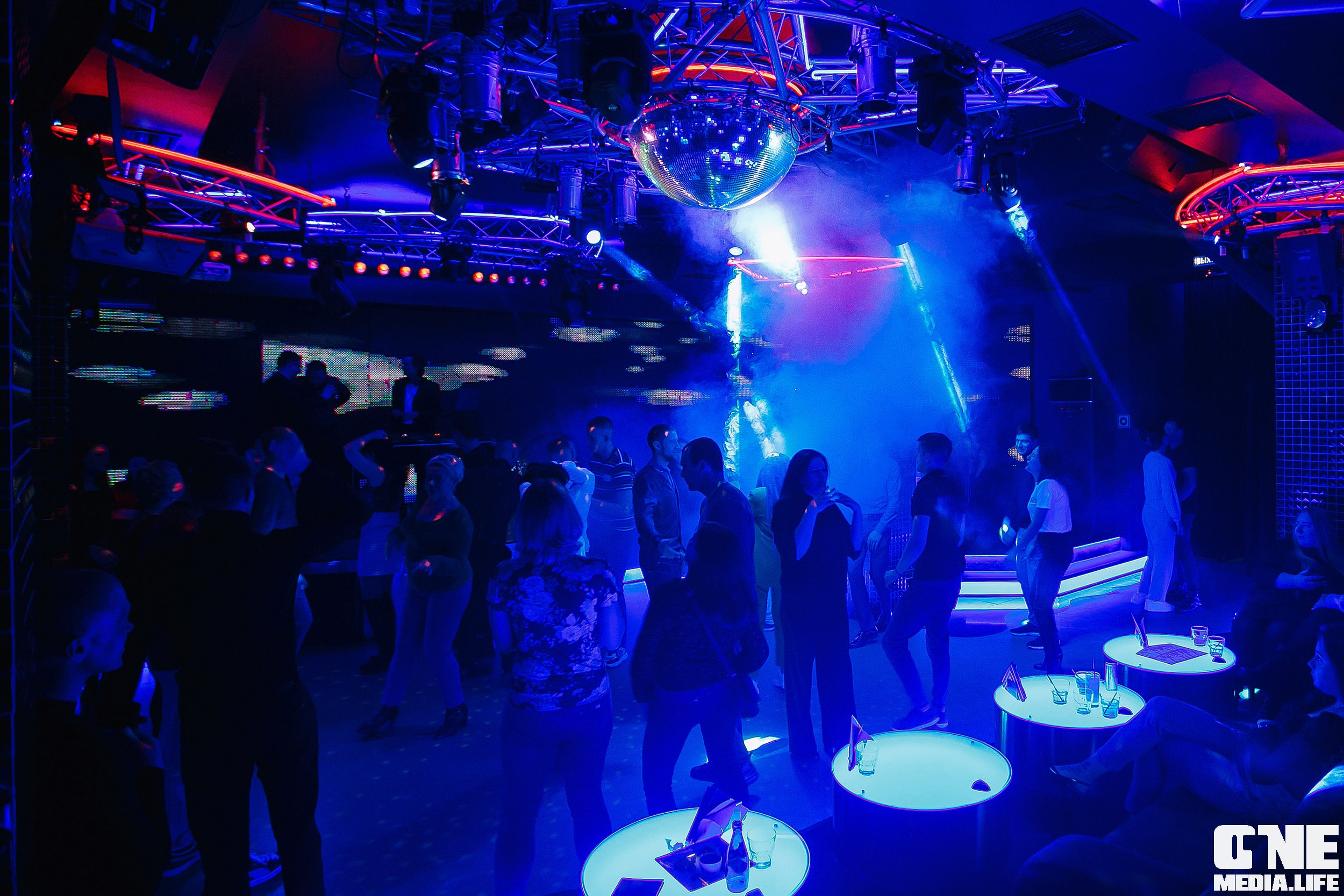 Фотоотчет из ночного клуба Планета в Калининграде. One Media Life: фоторепортажи, фотоотчеты с мероприятий и заведений