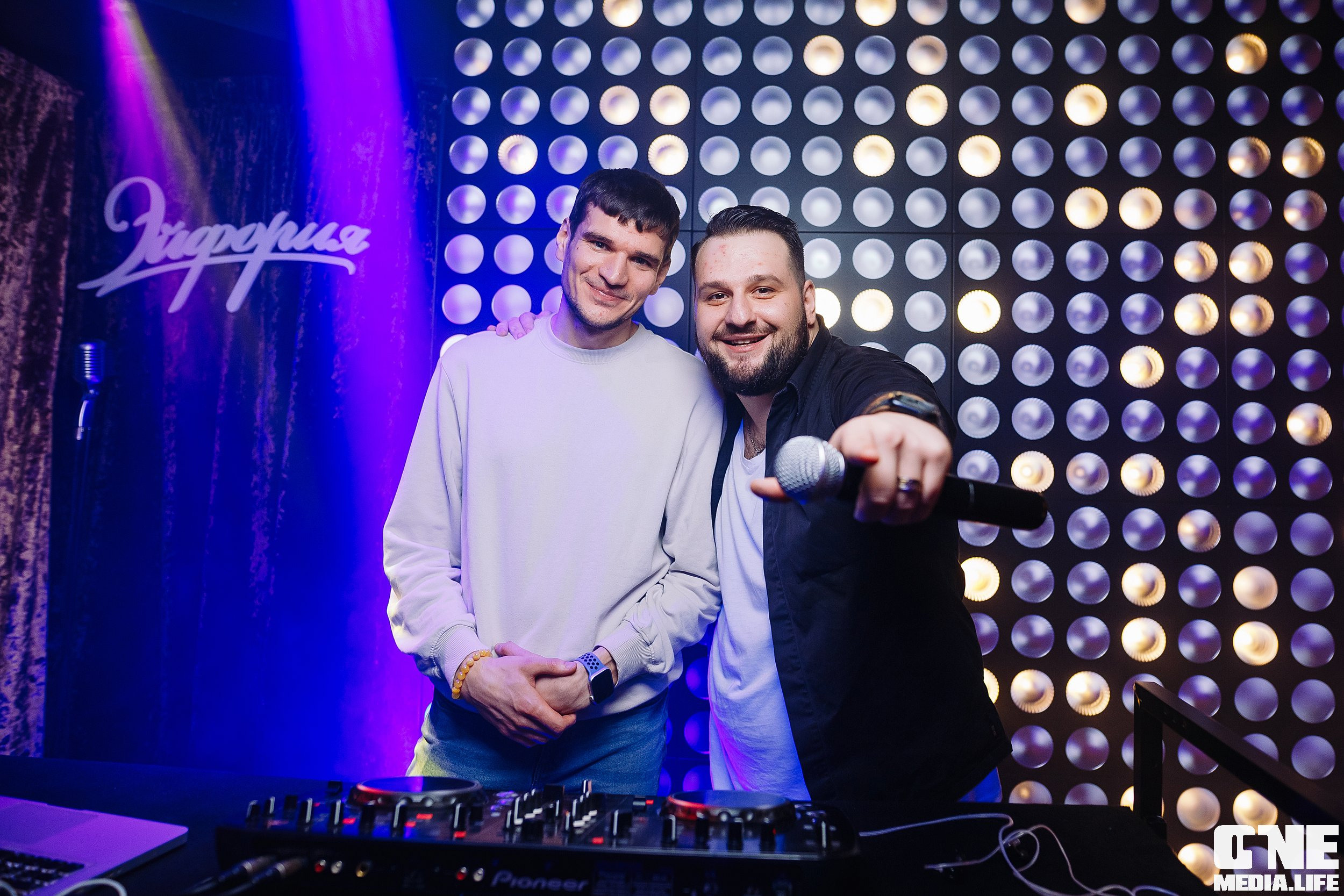 Фоторепортаж из караоке клуба Эйфория. One Media Life: фоторепортажи, фотоотчеты с мероприятий и заведений