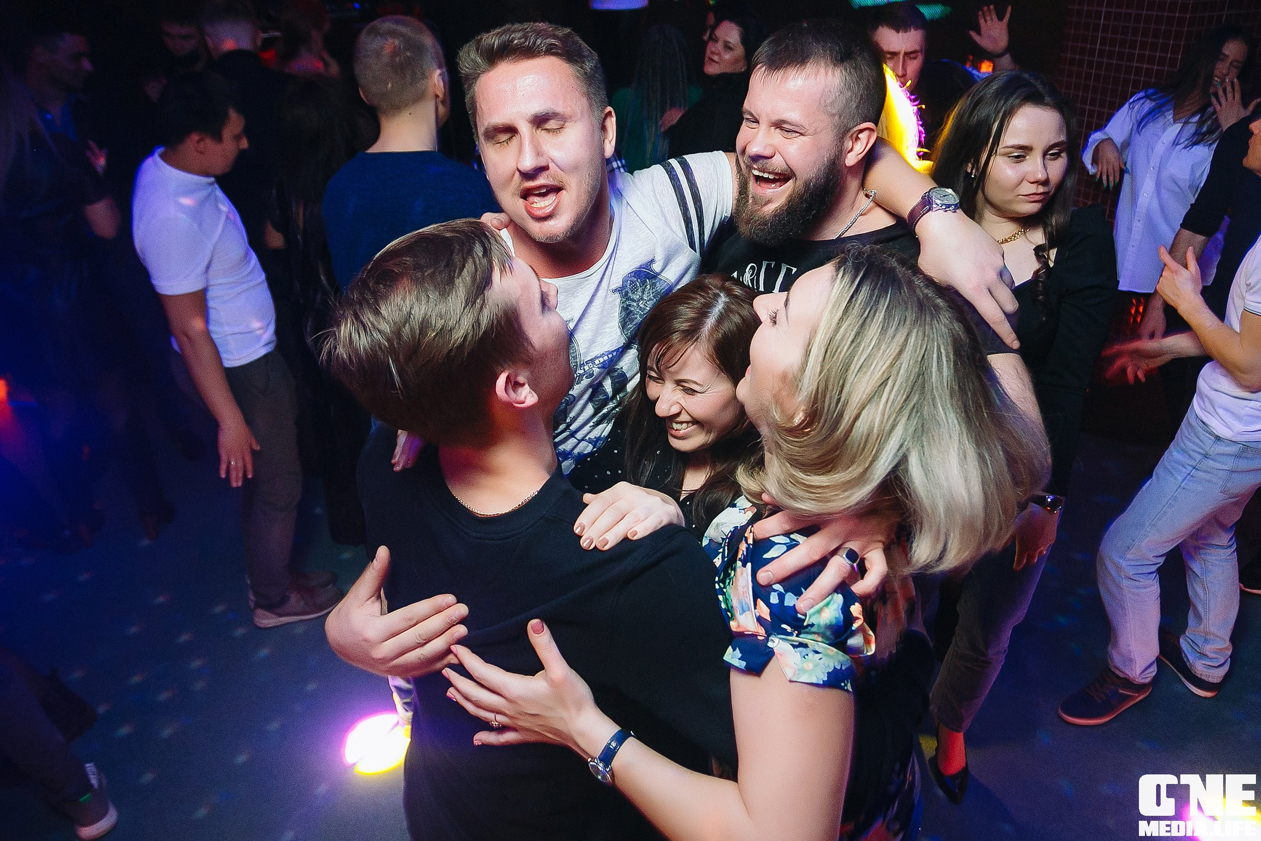 Фотоотчет из ночного клуба Планета в Калининграде. One Media Life: фоторепортажи, фотоотчеты с мероприятий и заведений