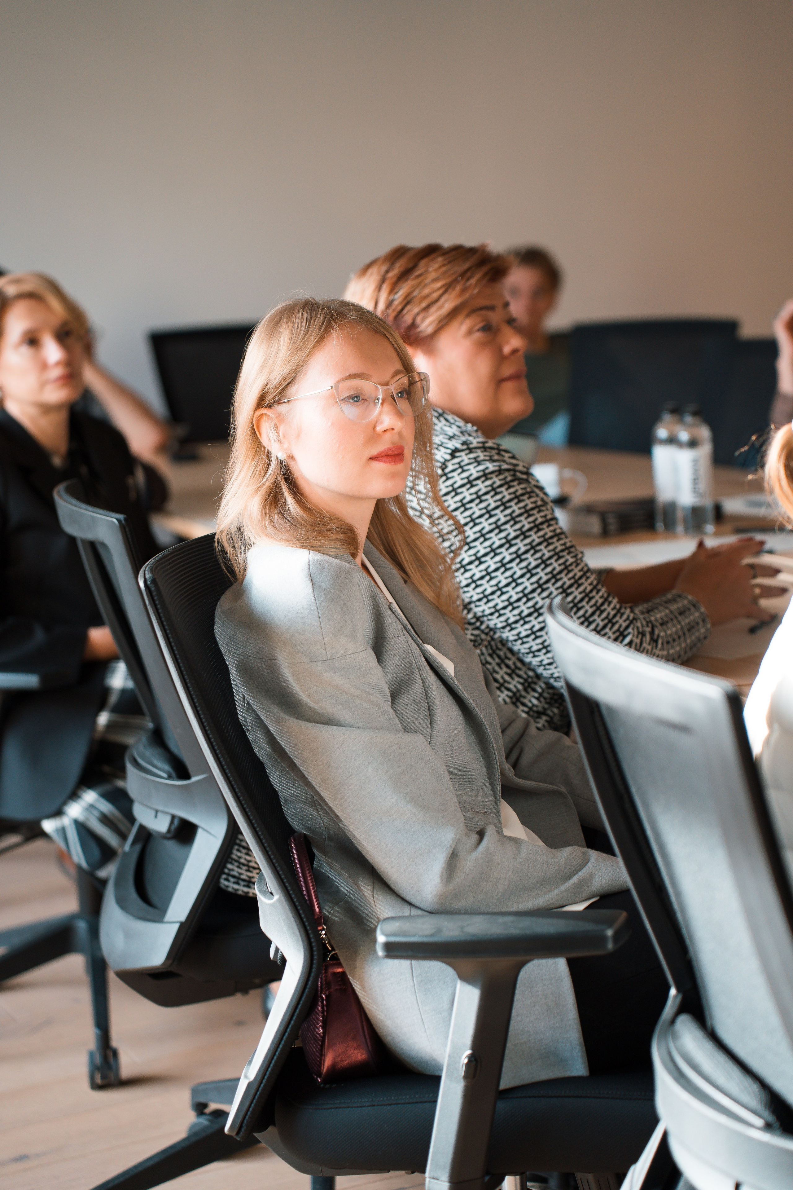 Репортажная съемка деловых встреч и бизнес ланчей. Репортажный фотограф в Москве Вадим Галанин