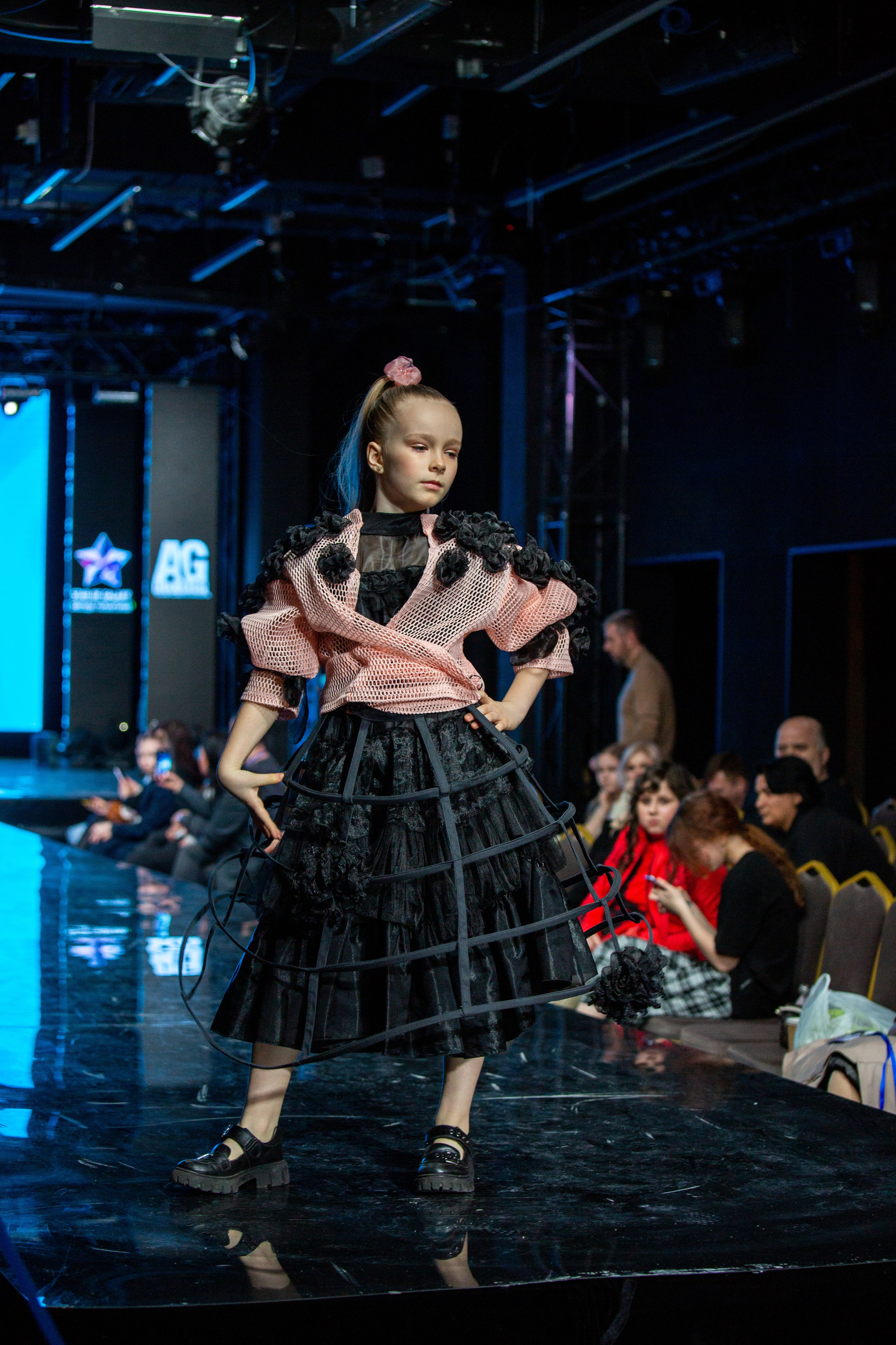 Звезда галактики. Яровит Холл. Репортажный, семейный, свадебный, портретный фотограф