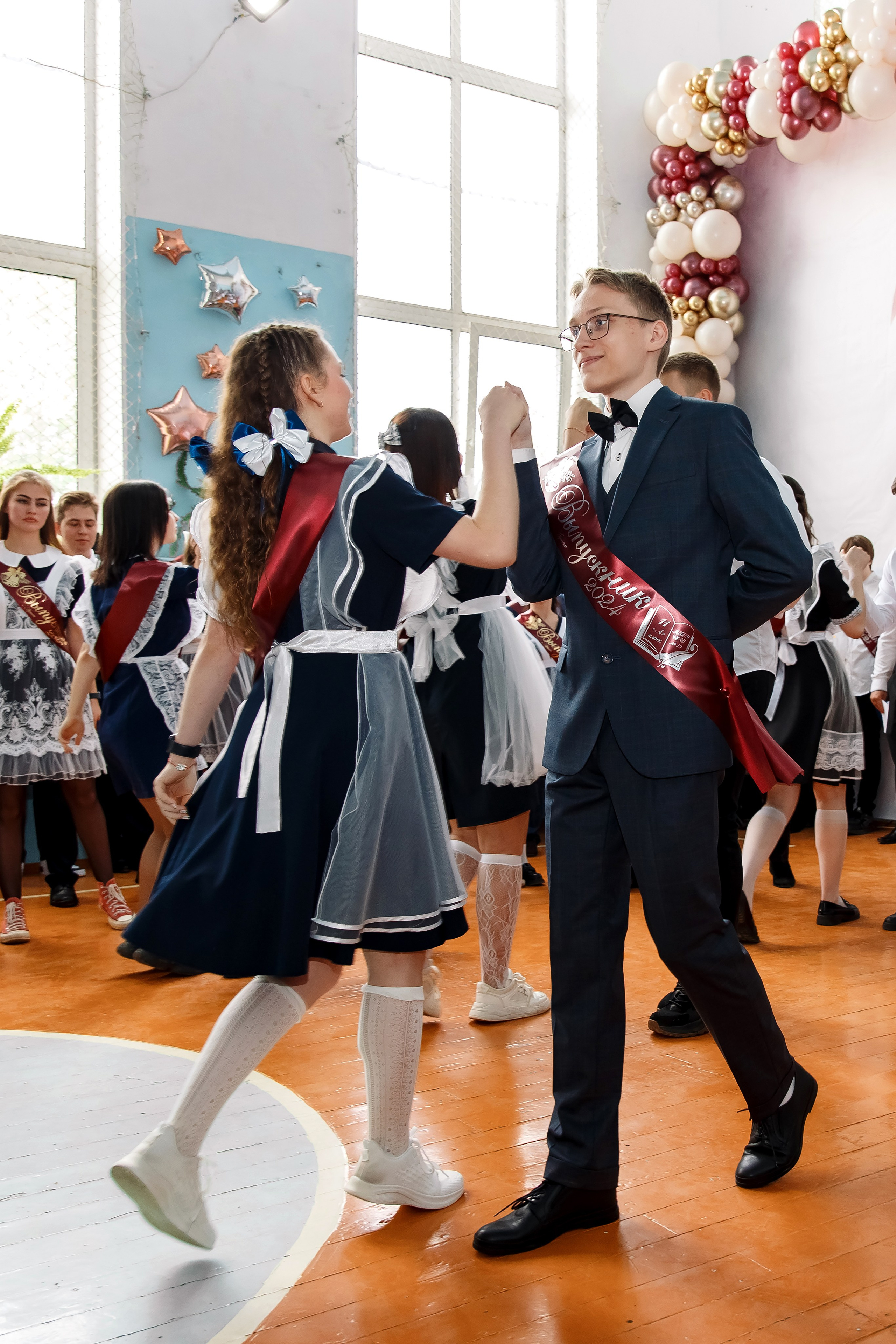 11 класс Последний звонок. Фотограф Любовь Корниенко, Примоский край