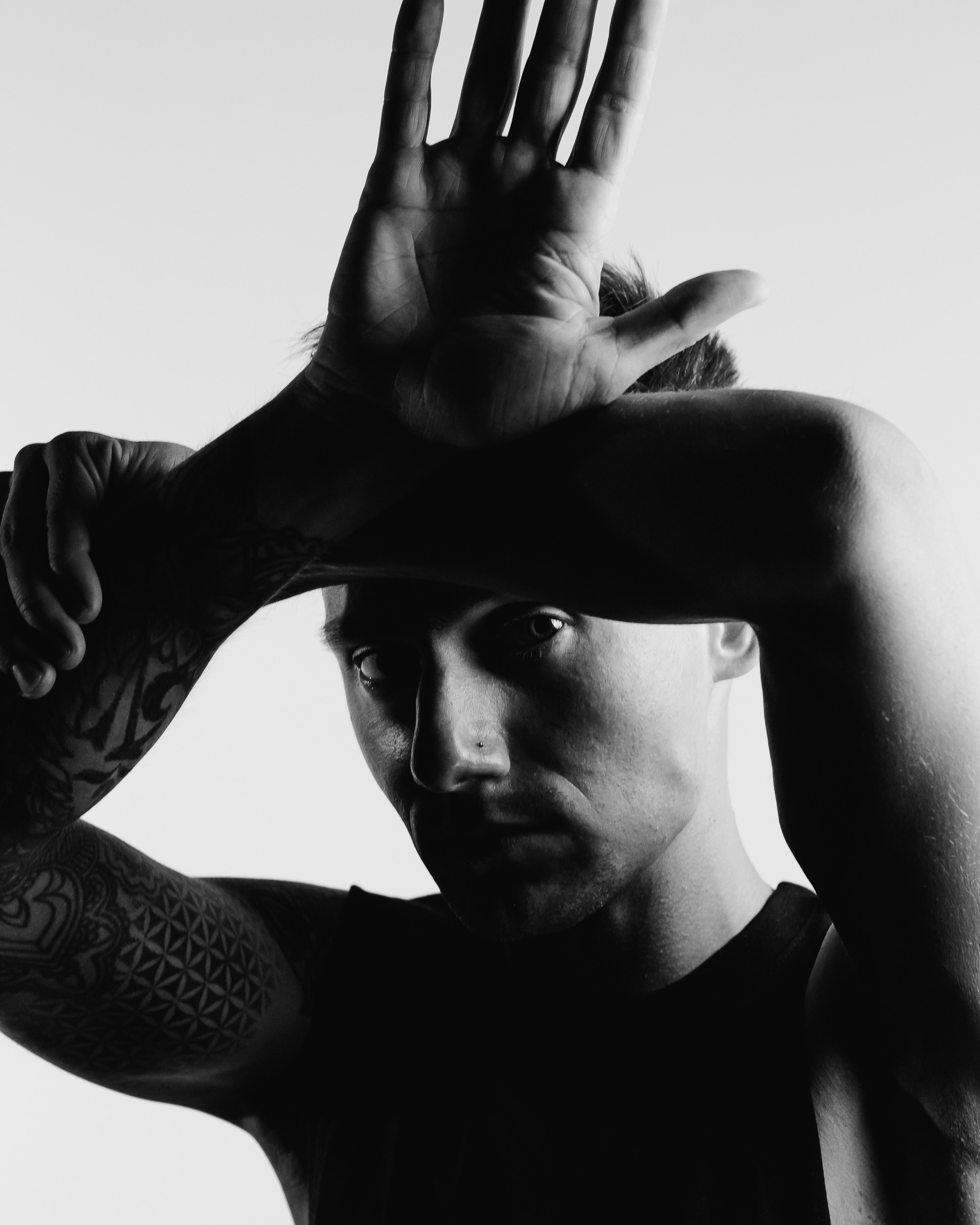 Мужская съёмка в студии. Фотограф vitalina.fox