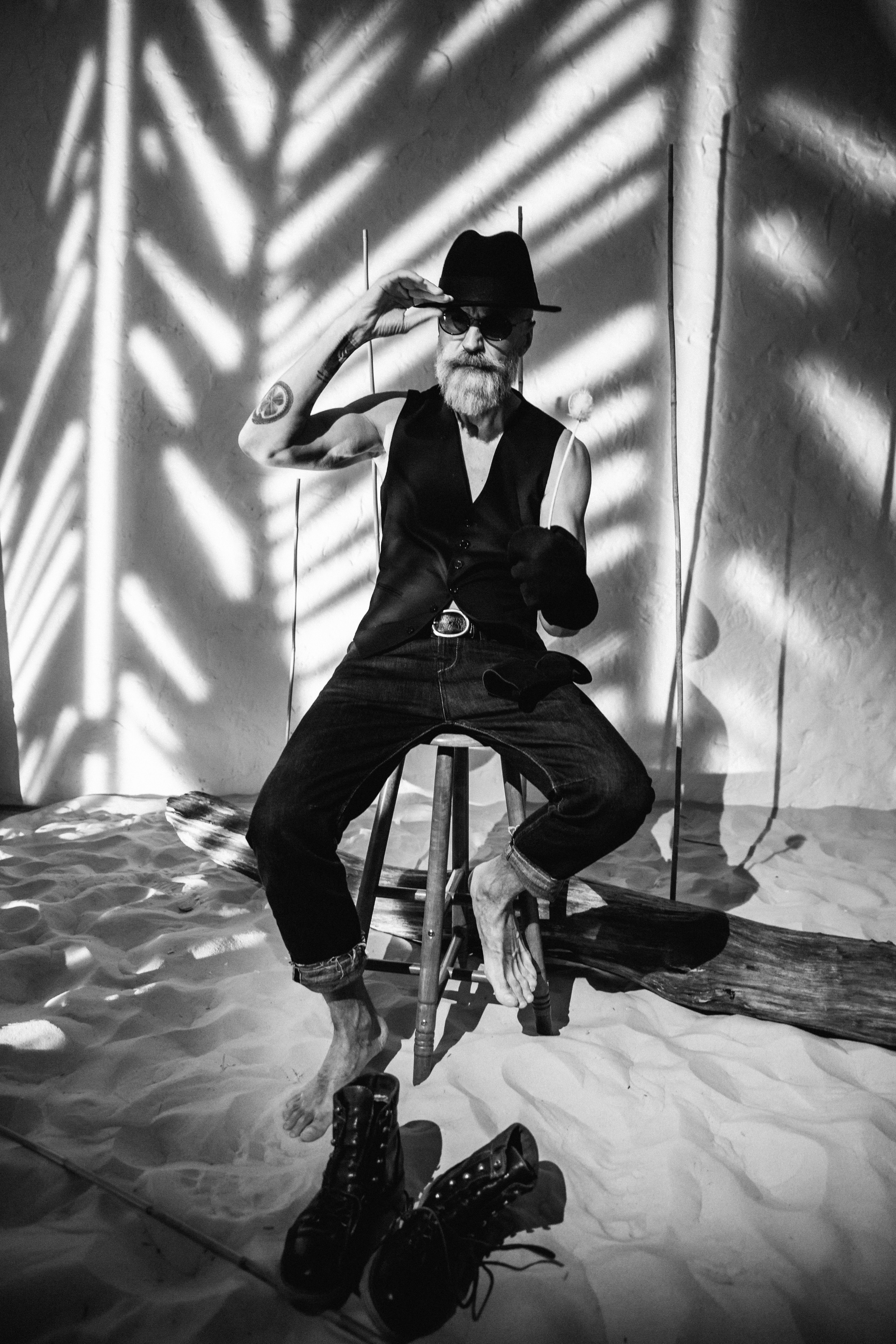 Мужская фотосессия в студии. Фотограф Александр Кожарский