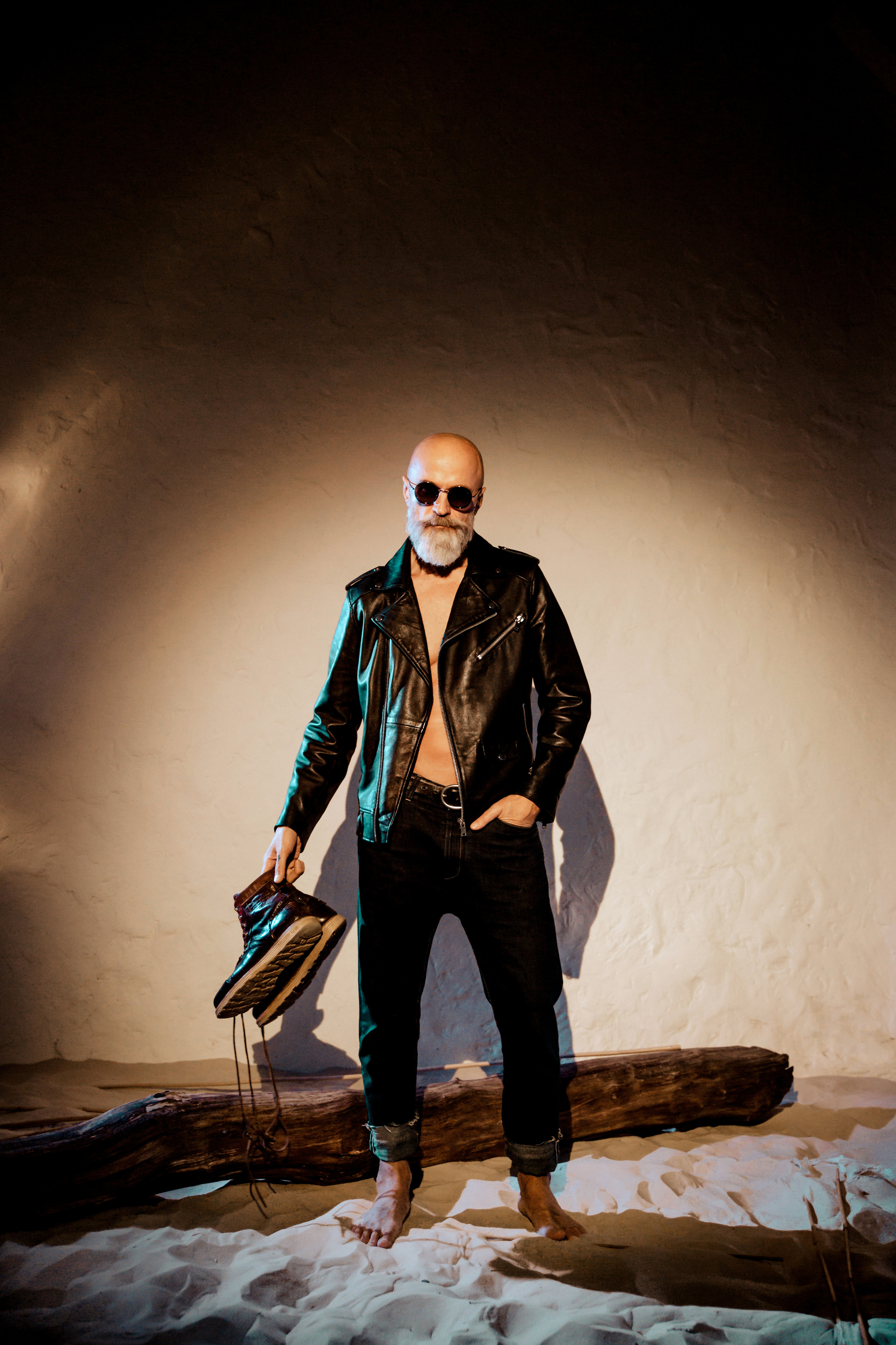 Мужская фотосессия в студии. Фотограф Александр Кожарский