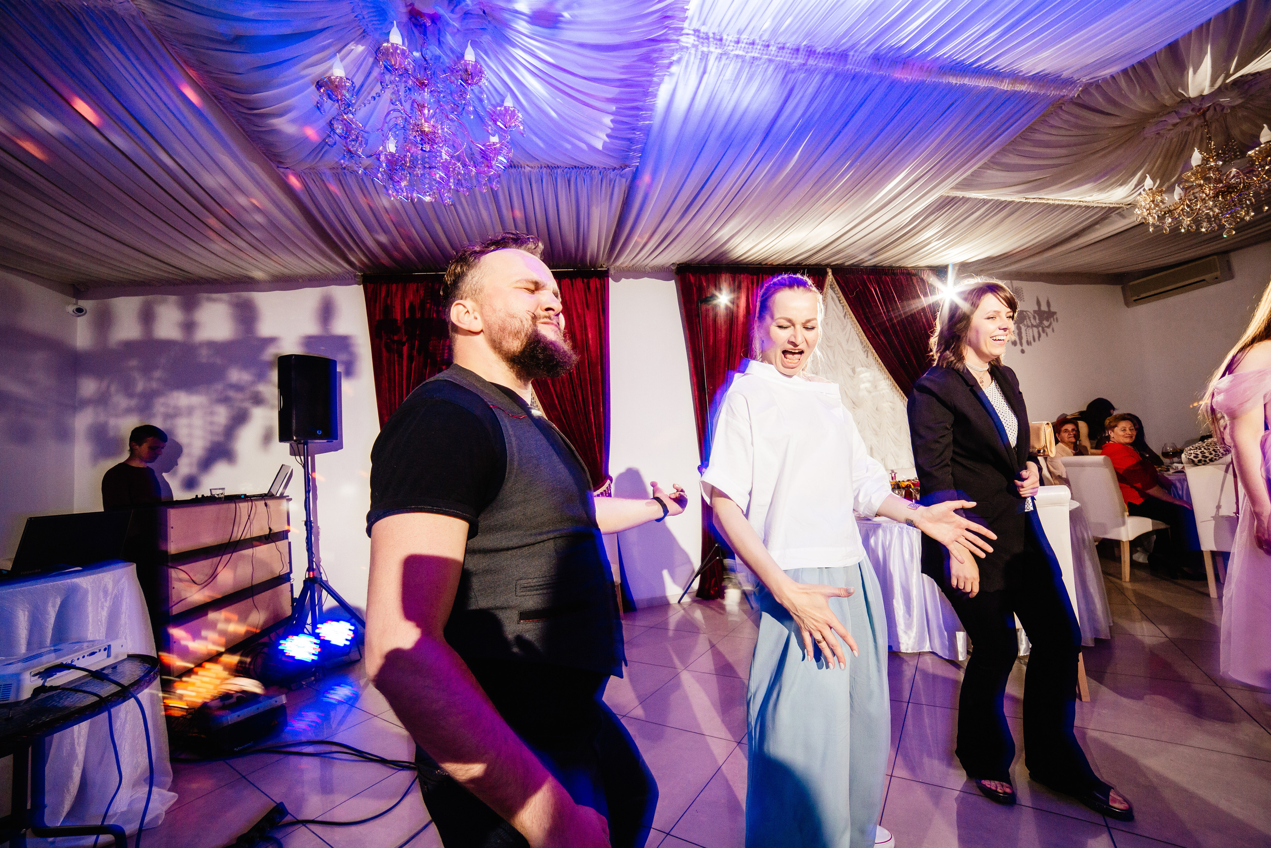 Свадебный фотограф Александр Кожарский