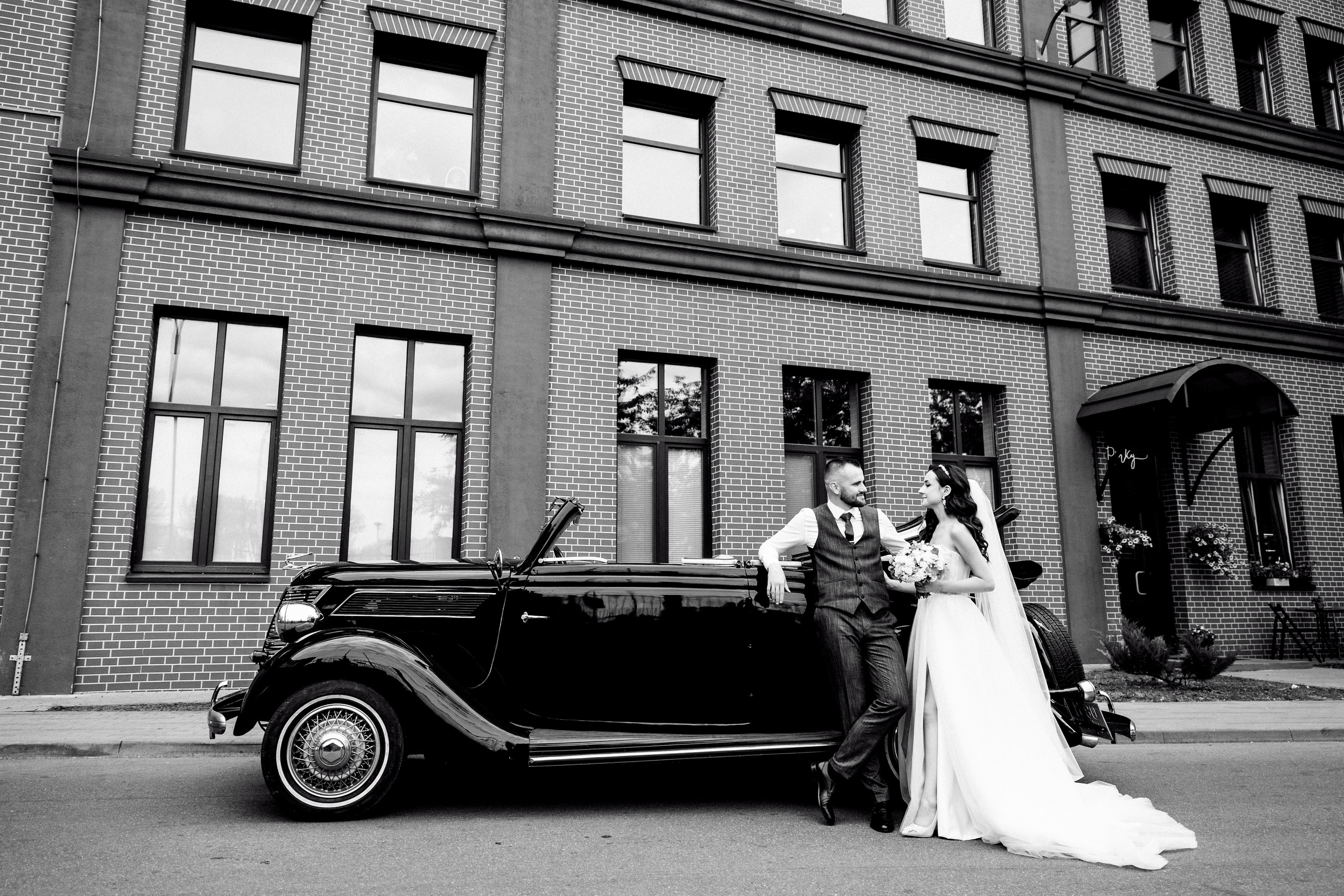 Свадебный фотограф Александр Кожарский