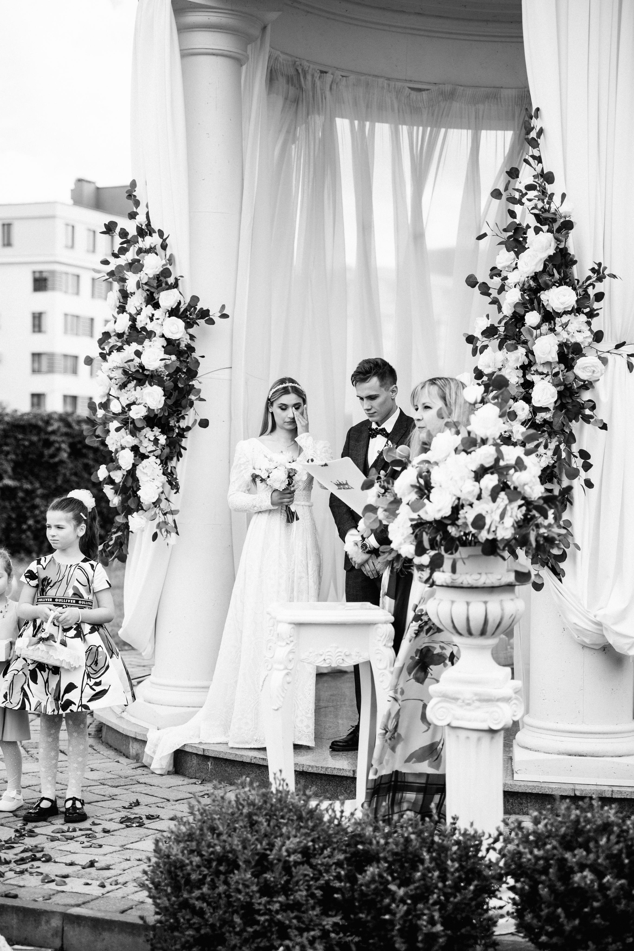 Свадебный фотограф Александр Кожарский