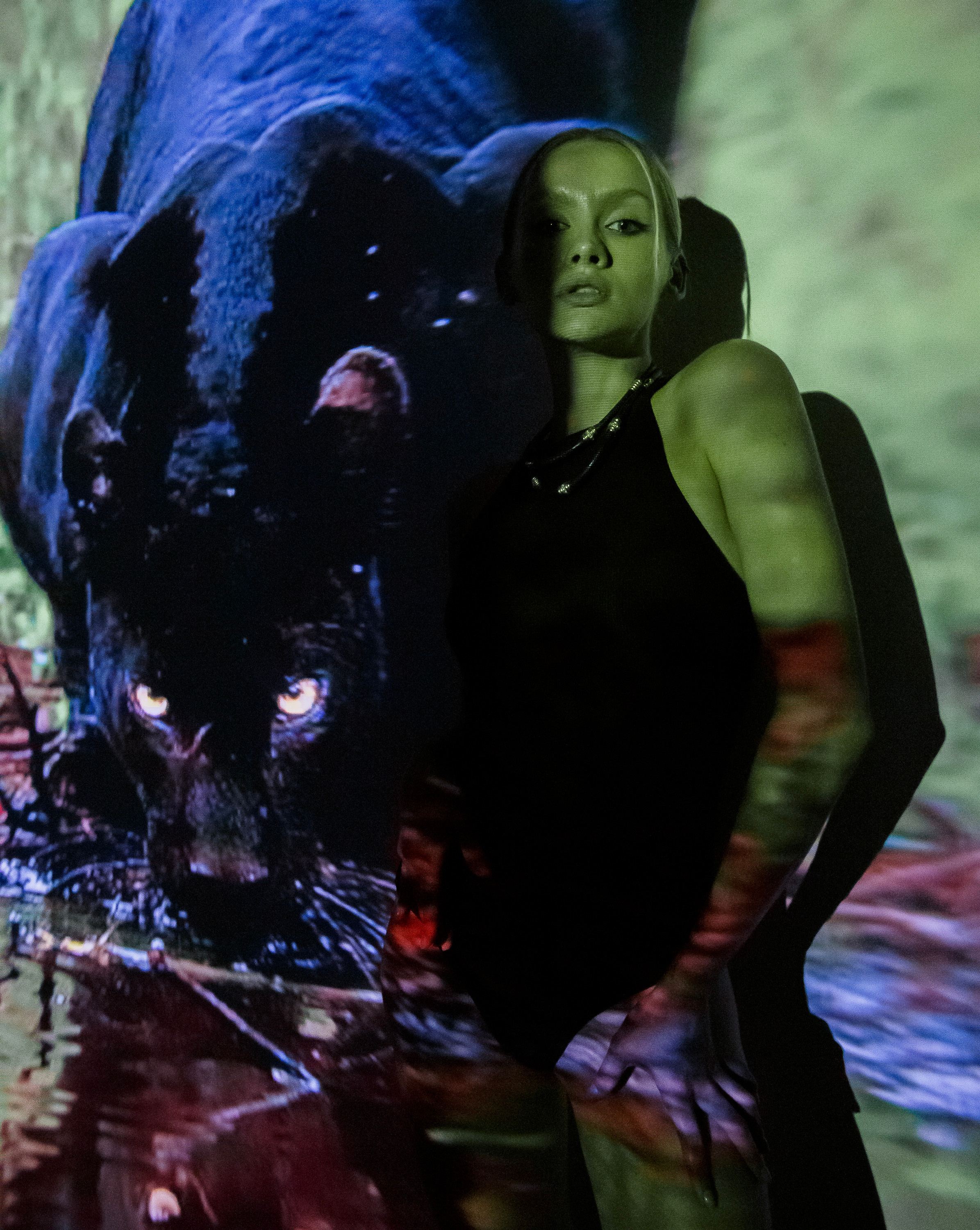 Фотосессия с проектором. Фотограф vitalina.fox