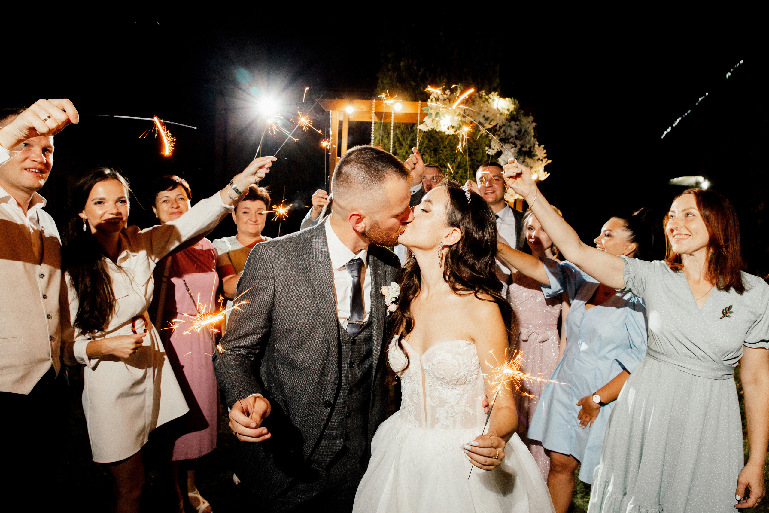 Свадебный фотограф Александр Кожарский