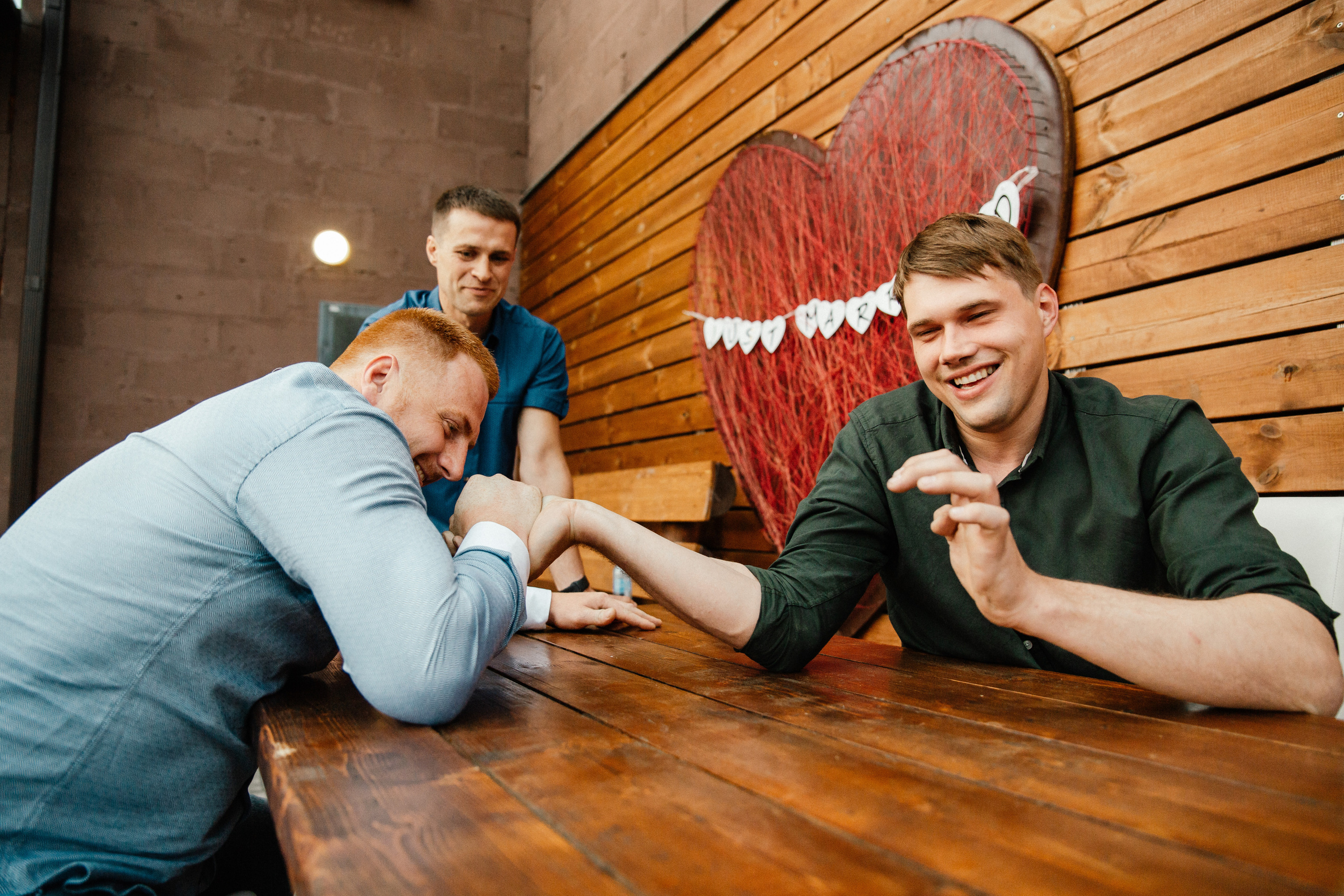 Свадебный фотограф Александр Кожарский