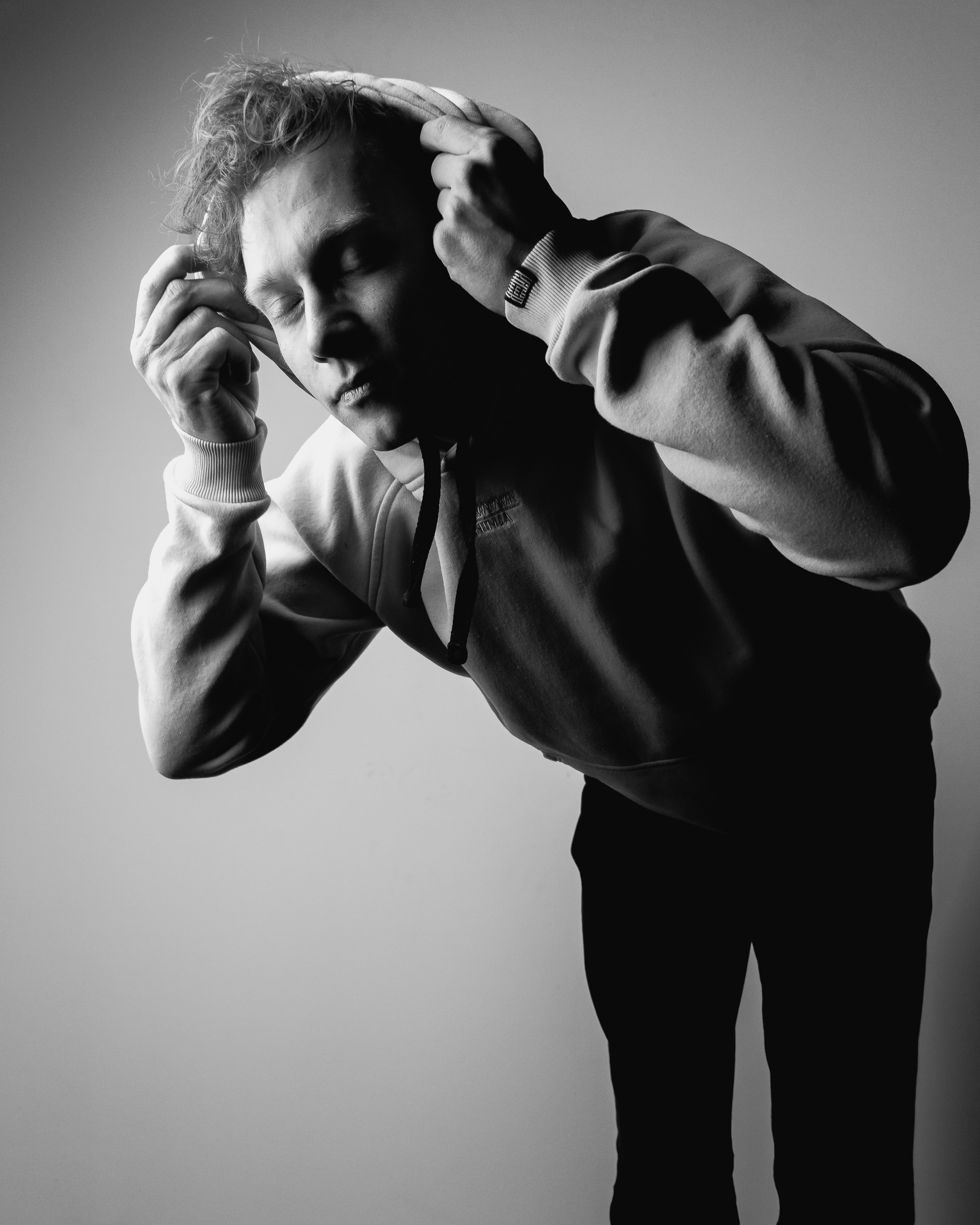 Мужская съёмка в студии. Фотограф vitalina.fox