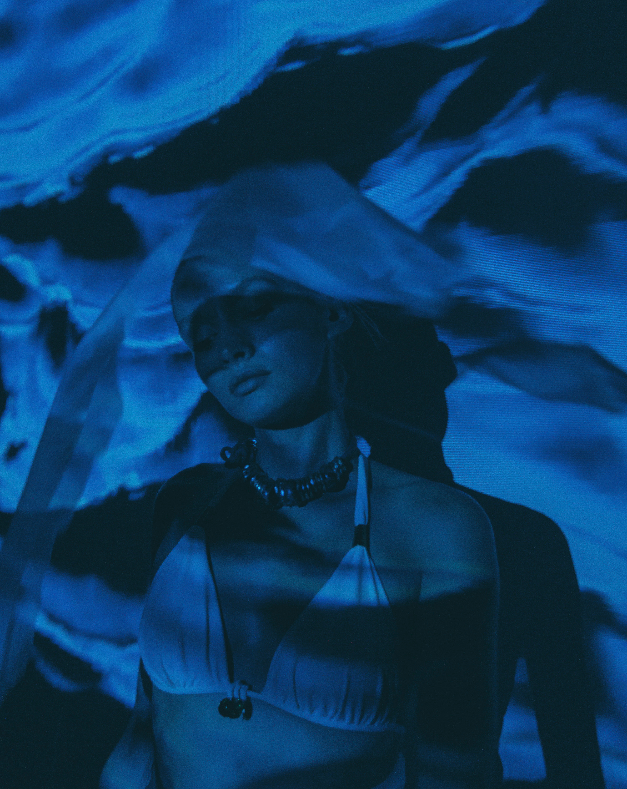 Фотосессия с проектором. Фотограф vitalina.fox