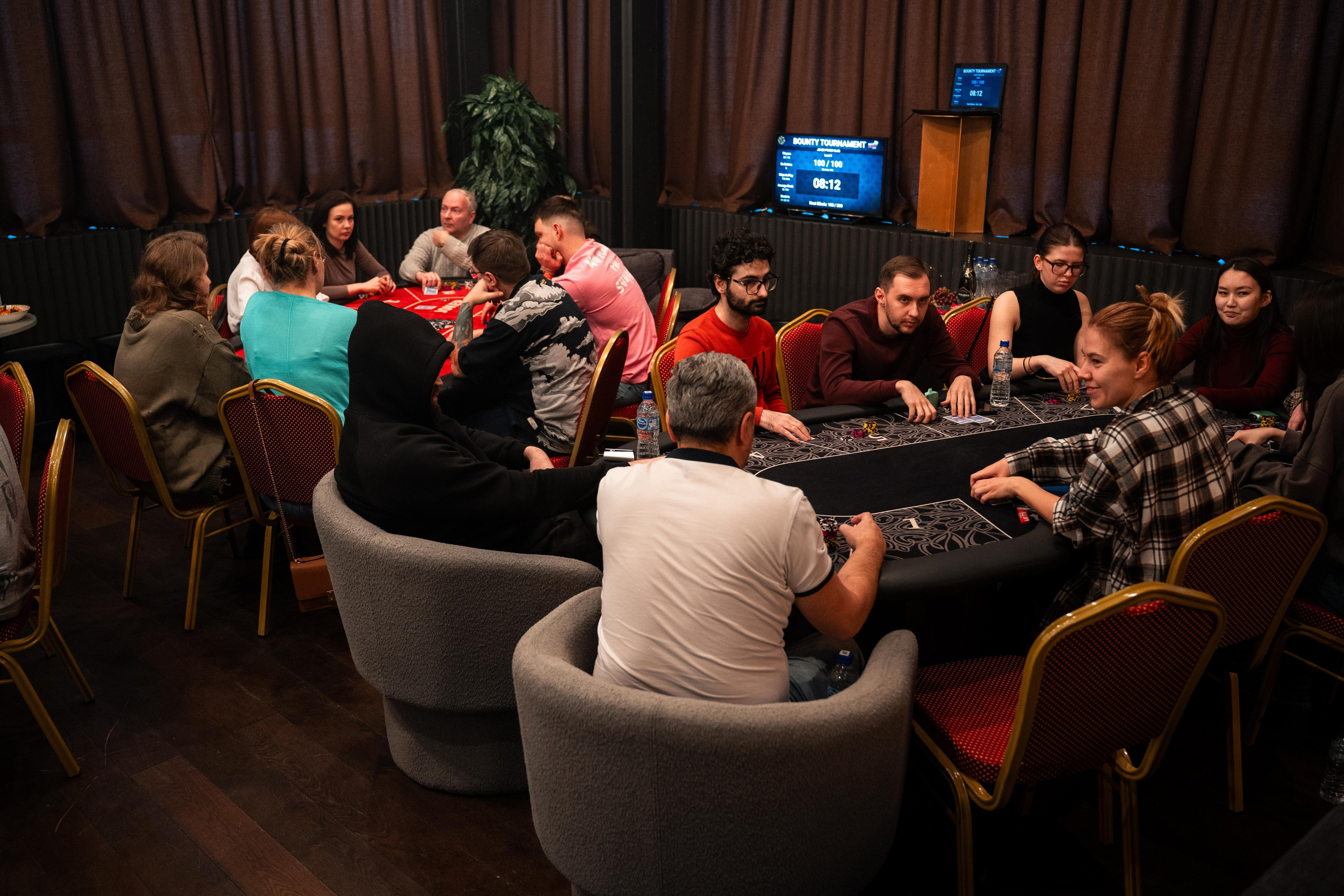 Joker Poker Club 01.03.2026. Коммерческий и художественный фотограф и видеограф в Москве Арсений Тургенев