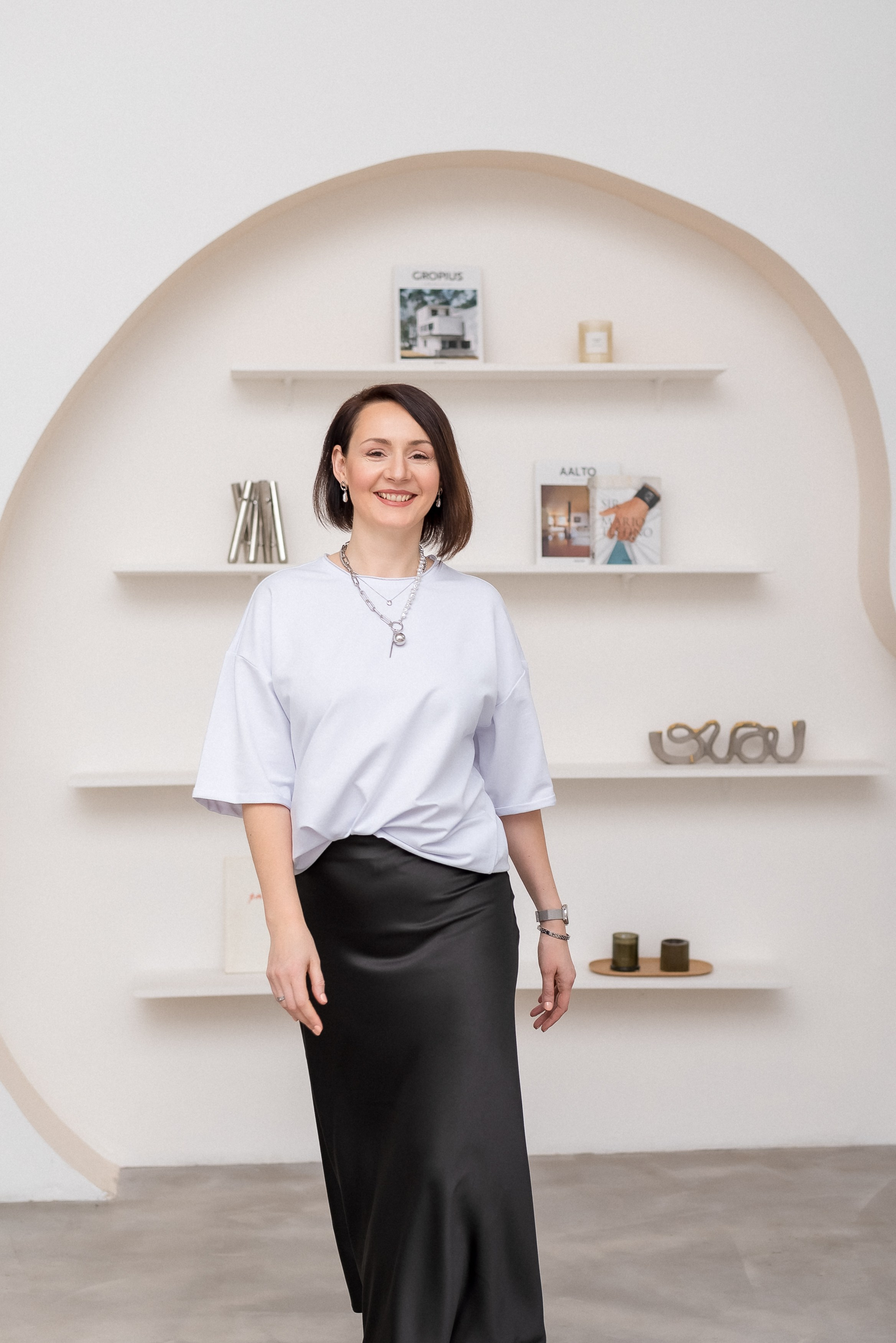 Портрет в минималистичной студии. КОНТЕНТ |БРЕНД фотограф Санкт-Петербург — Жанна Олтаржевская