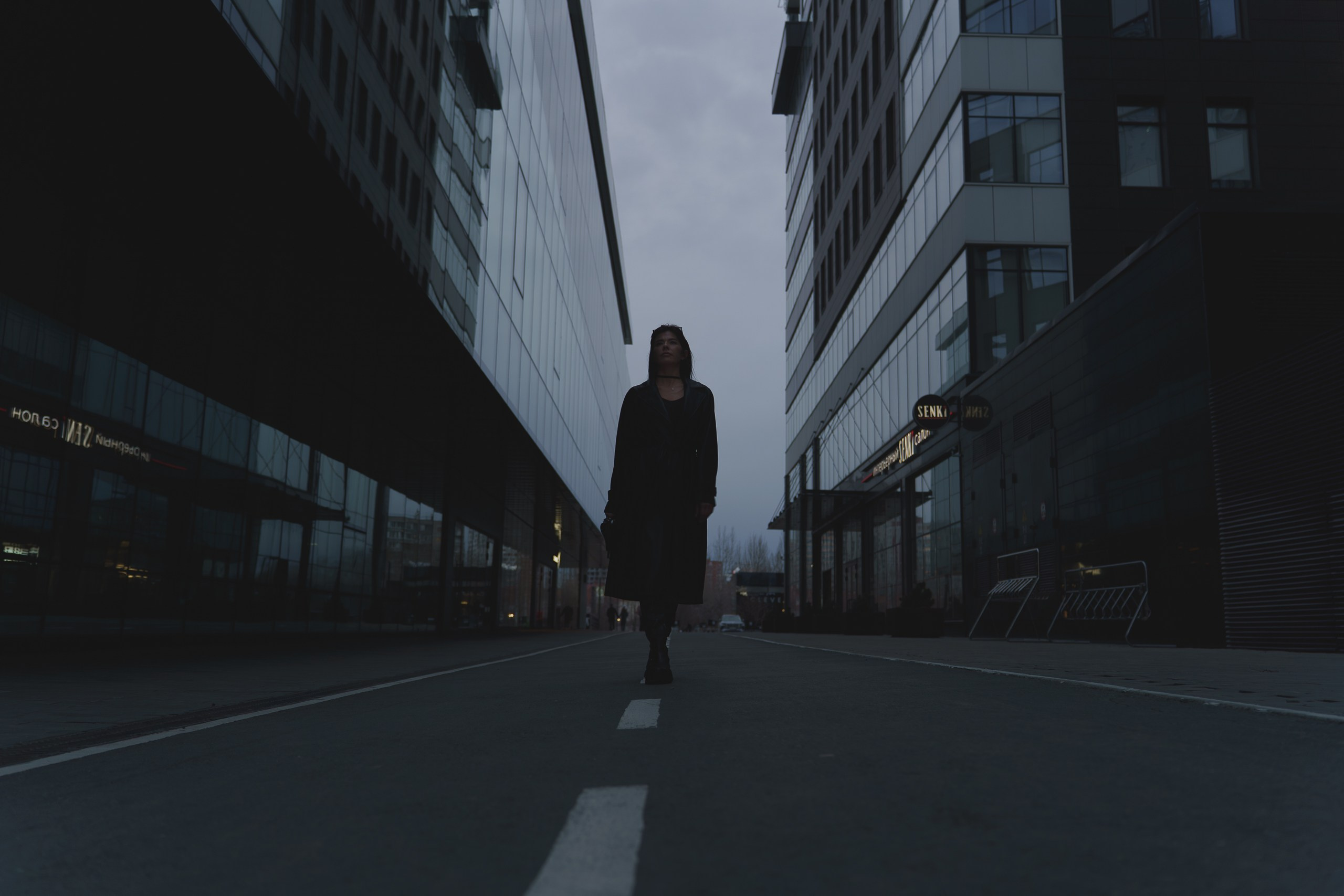 Ночной город в кадре: портретная фотосессия для блогера | Фотограф Екатеринбург