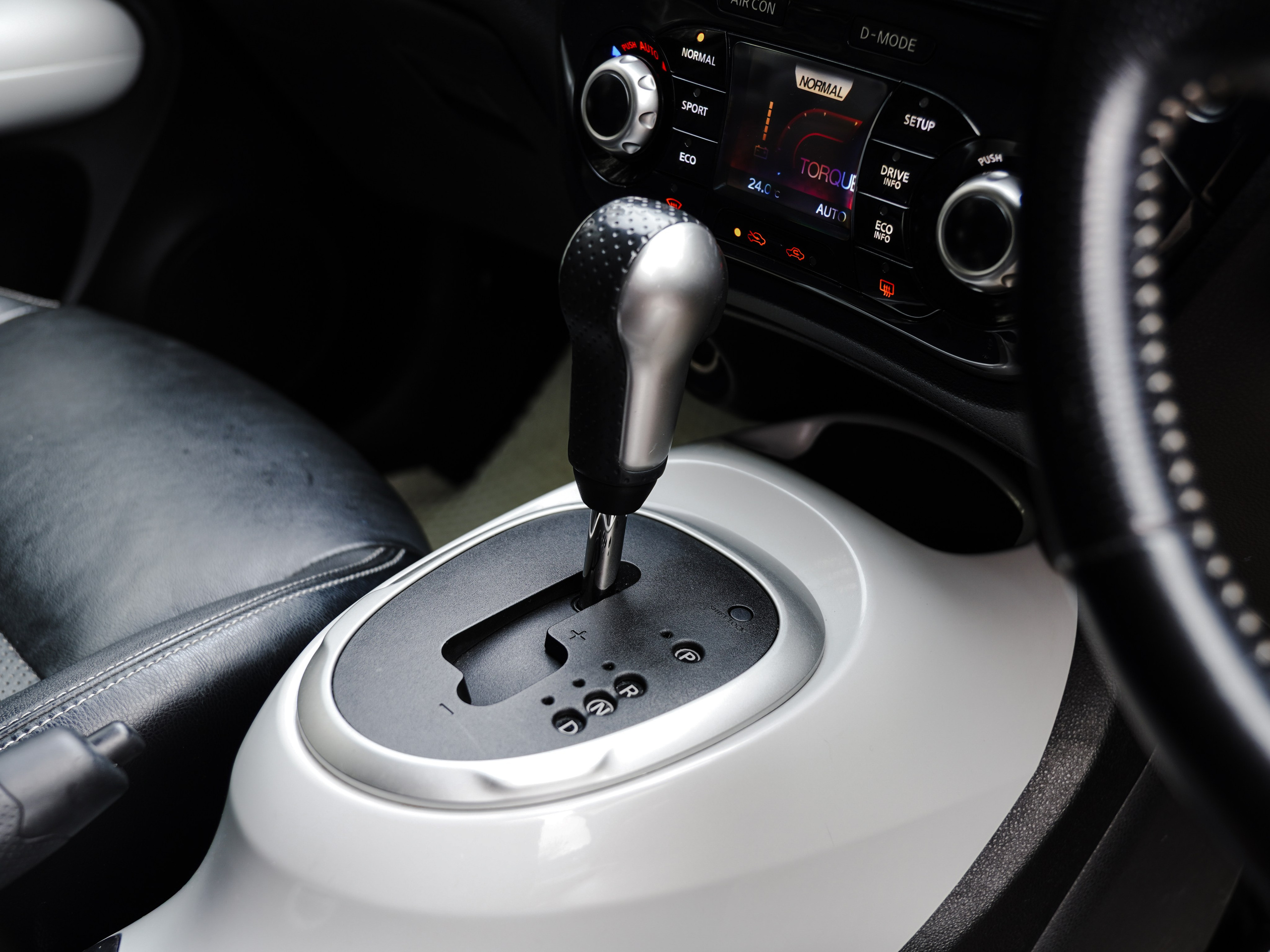 NISSAN JUKE JAPAN. Opasnophoto