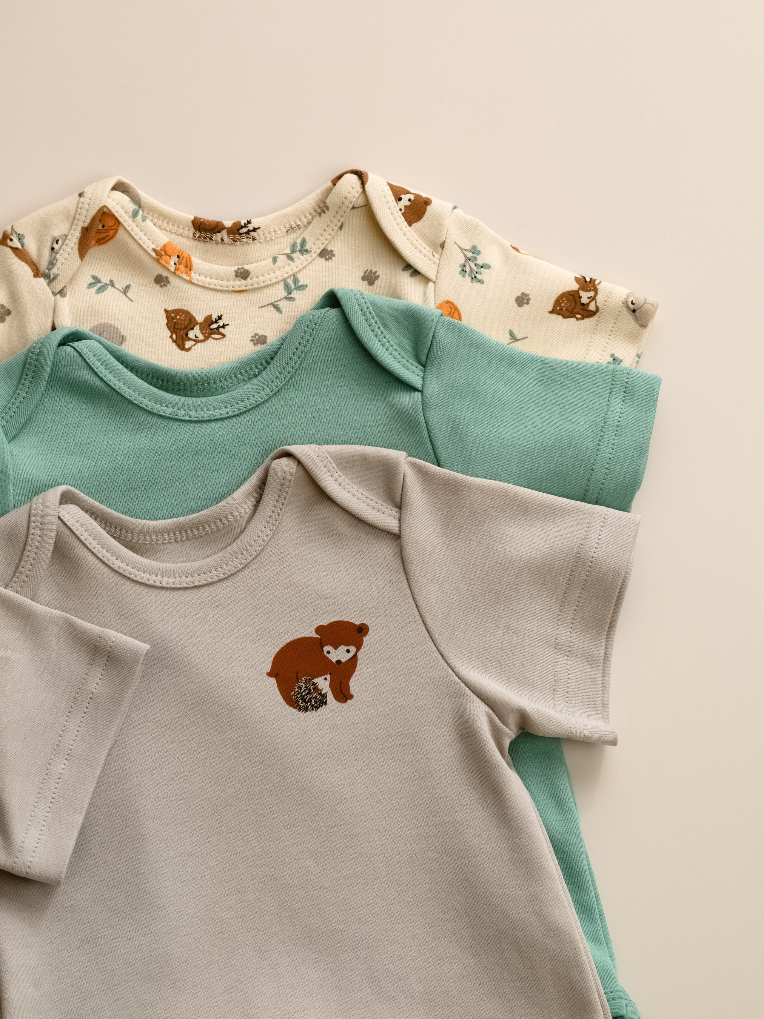 Одежда для детей. Предметный фотограф, инфографика и видео в Санкт-Петербурге