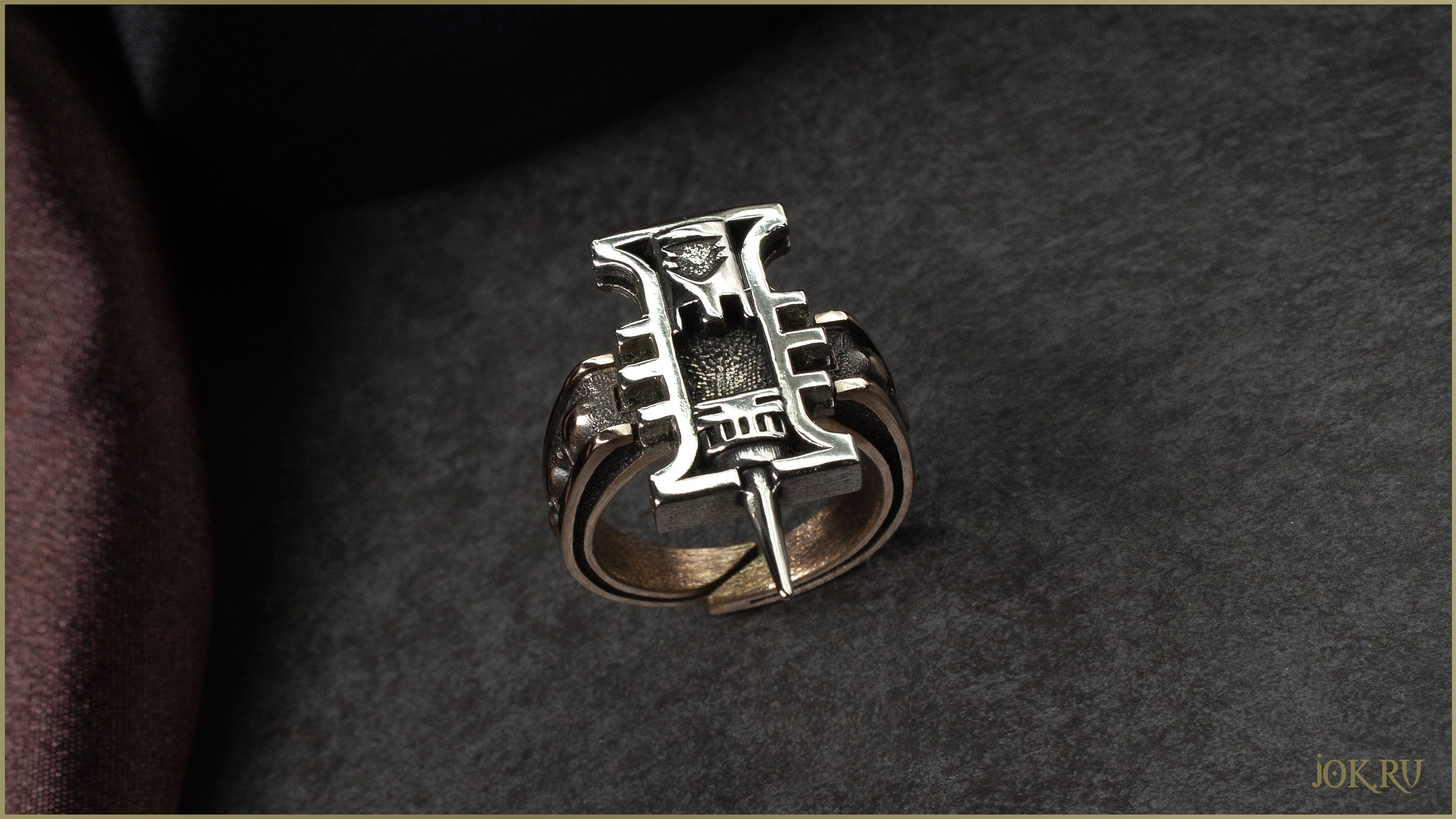 Атрибутика по мотивам игры Warhammer 40 000. Украшения - кулоны, кольца, серьги, значки изготовление на заказ в Мастерской Joker-studio