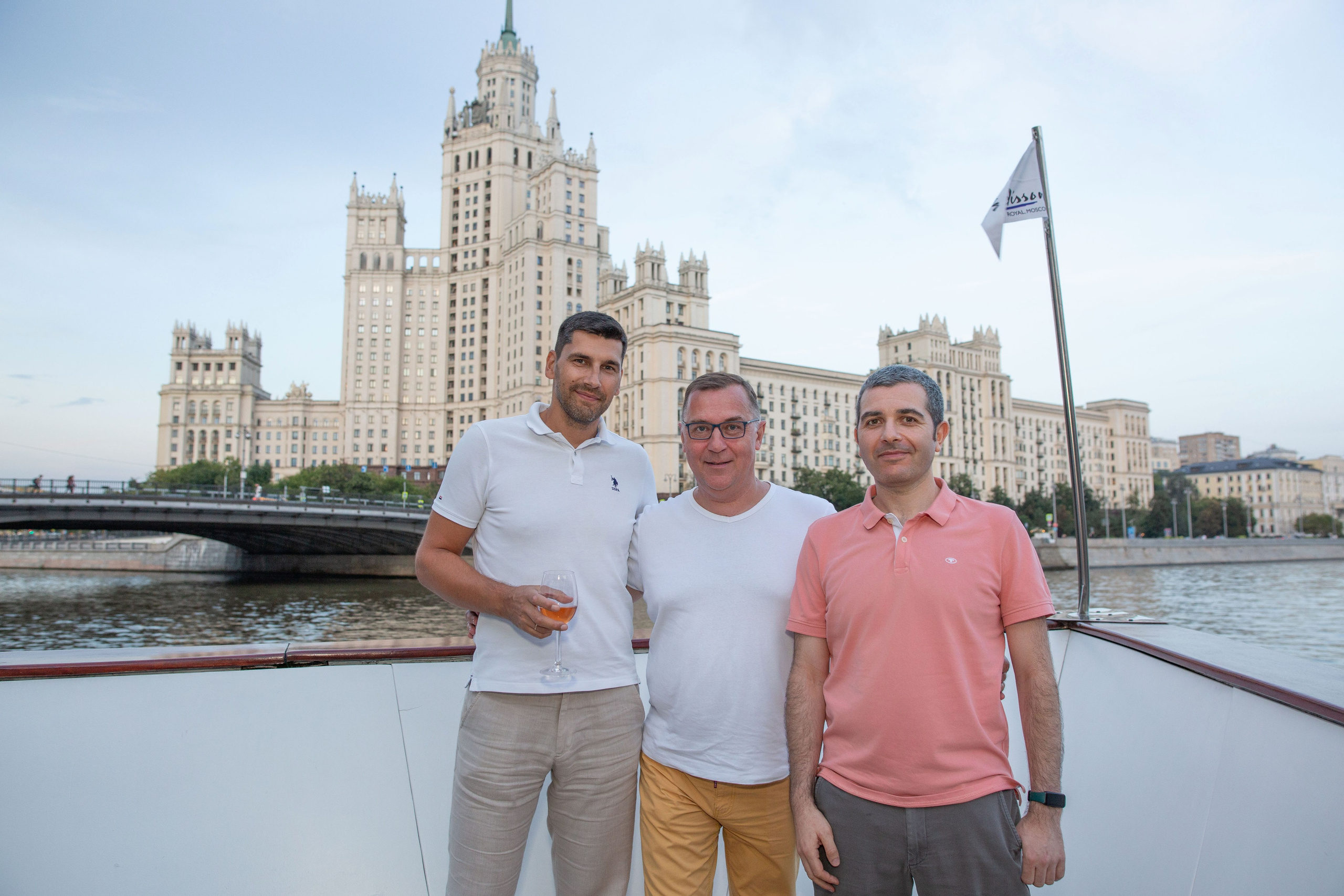 Dubai Vibes Intourist Cruise Party. Семейный и детский фотограф Анна Петракова