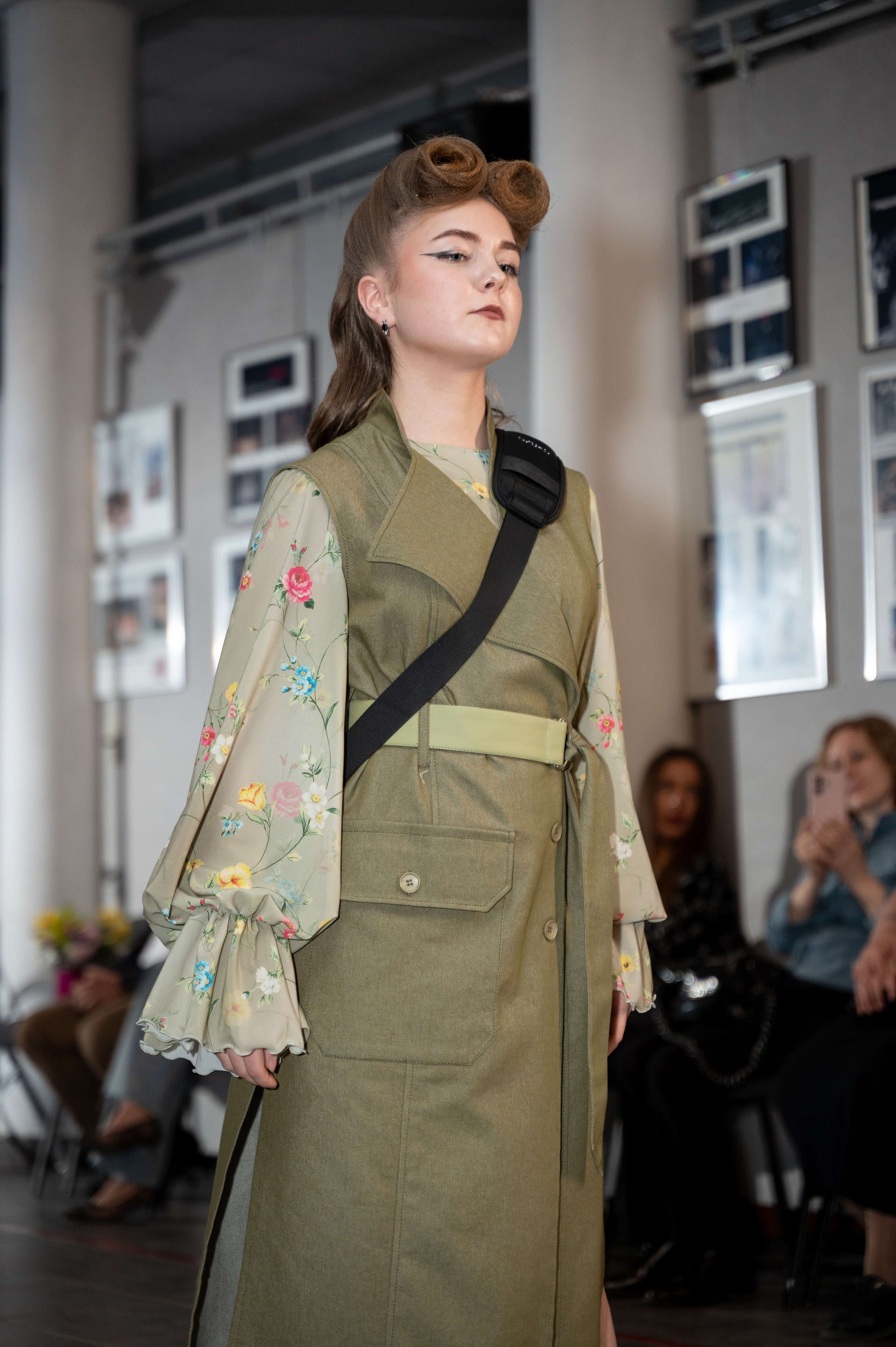 Закрытый показ милитари «Своя трансформация» дизайнера Юлии Бойченко | 24.04.2025. Фотограф в Омске Елизавета Кириллова