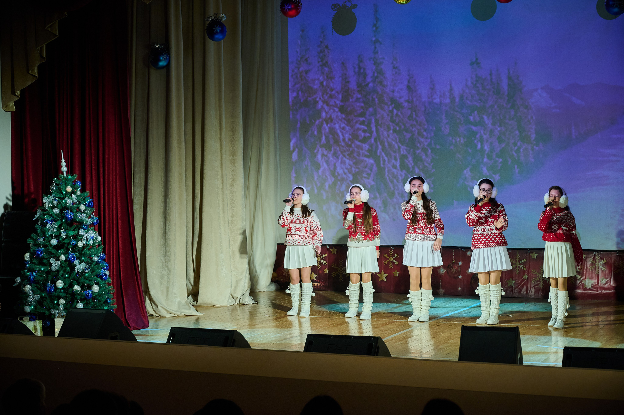 Концерт НГ В ДК. Жизнь курорта Кабардинка в фотографиях