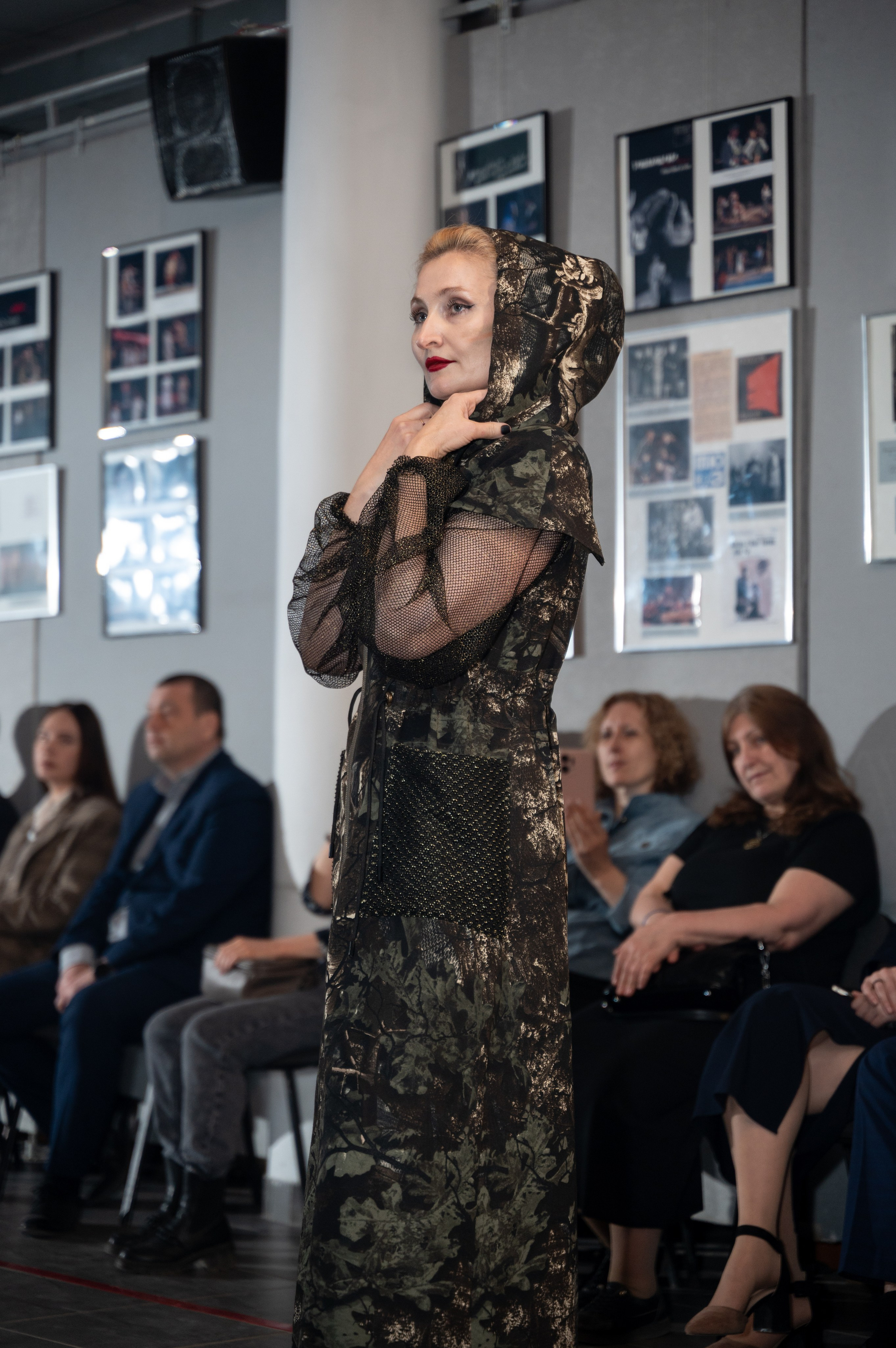 Закрытый показ милитари «Своя трансформация» дизайнера Юлии Бойченко | 24.04.2025. Фотограф в Омске Елизавета Кириллова