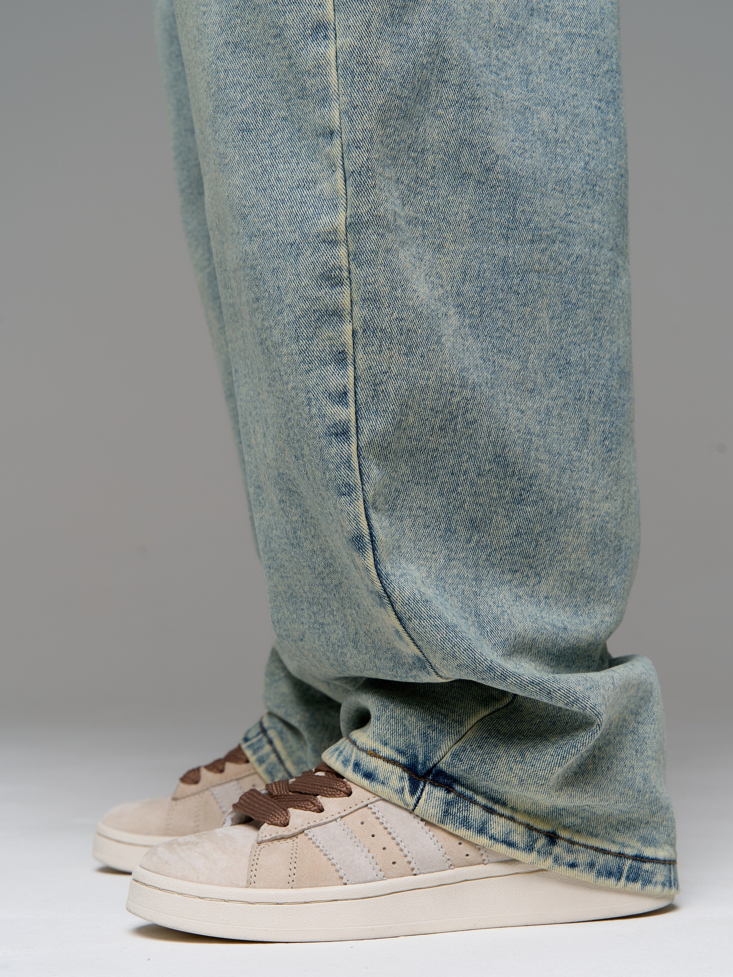 Джинсы. Фотограф для маркетплейсов в Москве