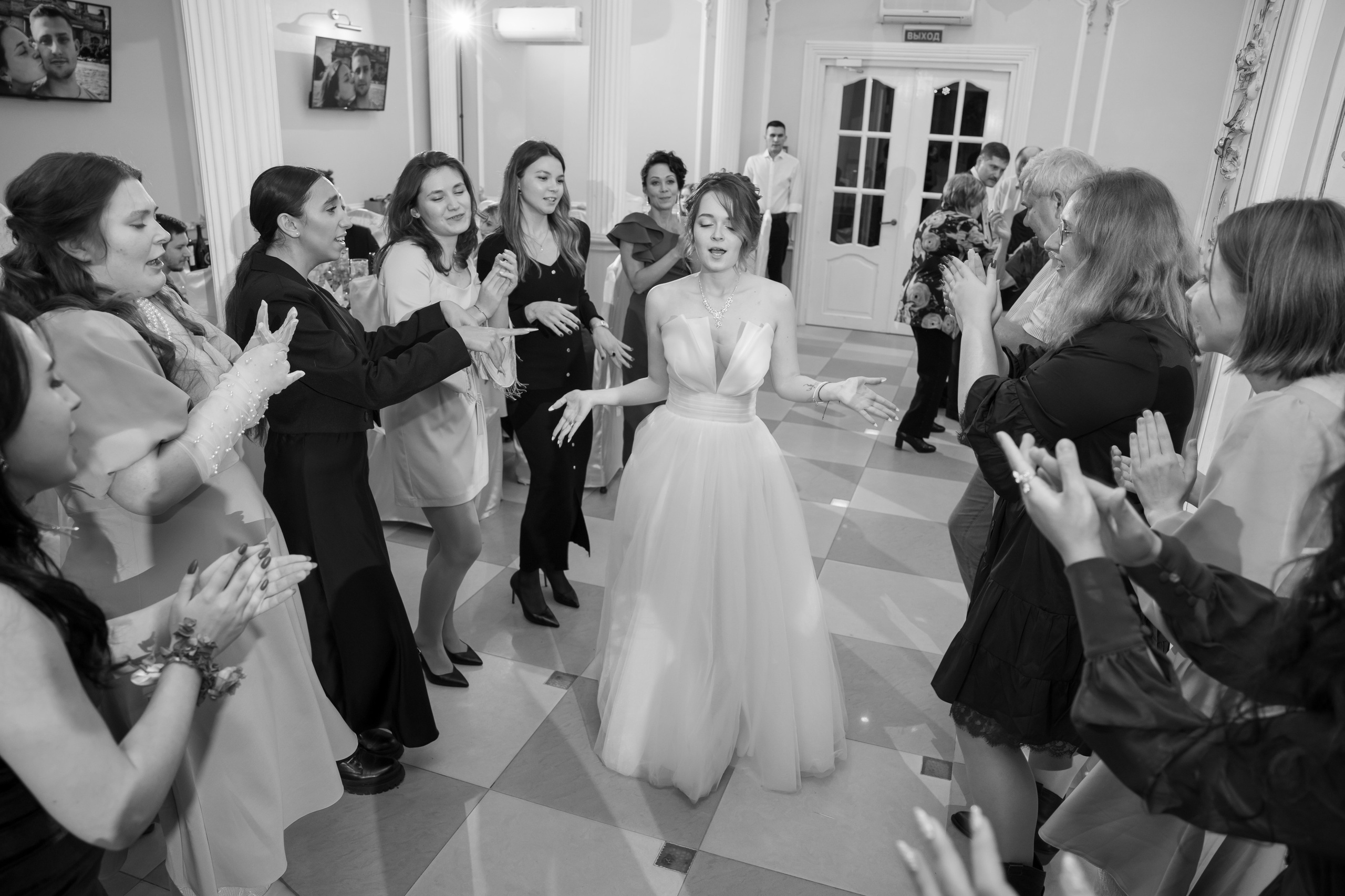 Константин и Дарья, ЗАГС ВДНХ, отель Soluxe, ресторан «Антик». Свадебный и репортажный фотограф (Москва, Королев и другие)