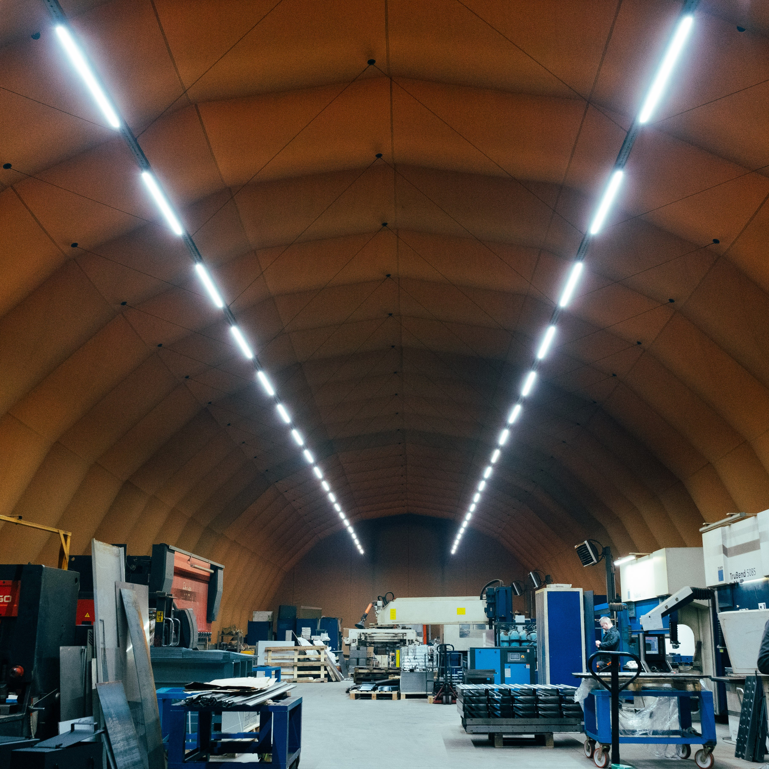 Рабочие цеха компании ПВК. Коммерческий Фотограф Виктор Фоменых