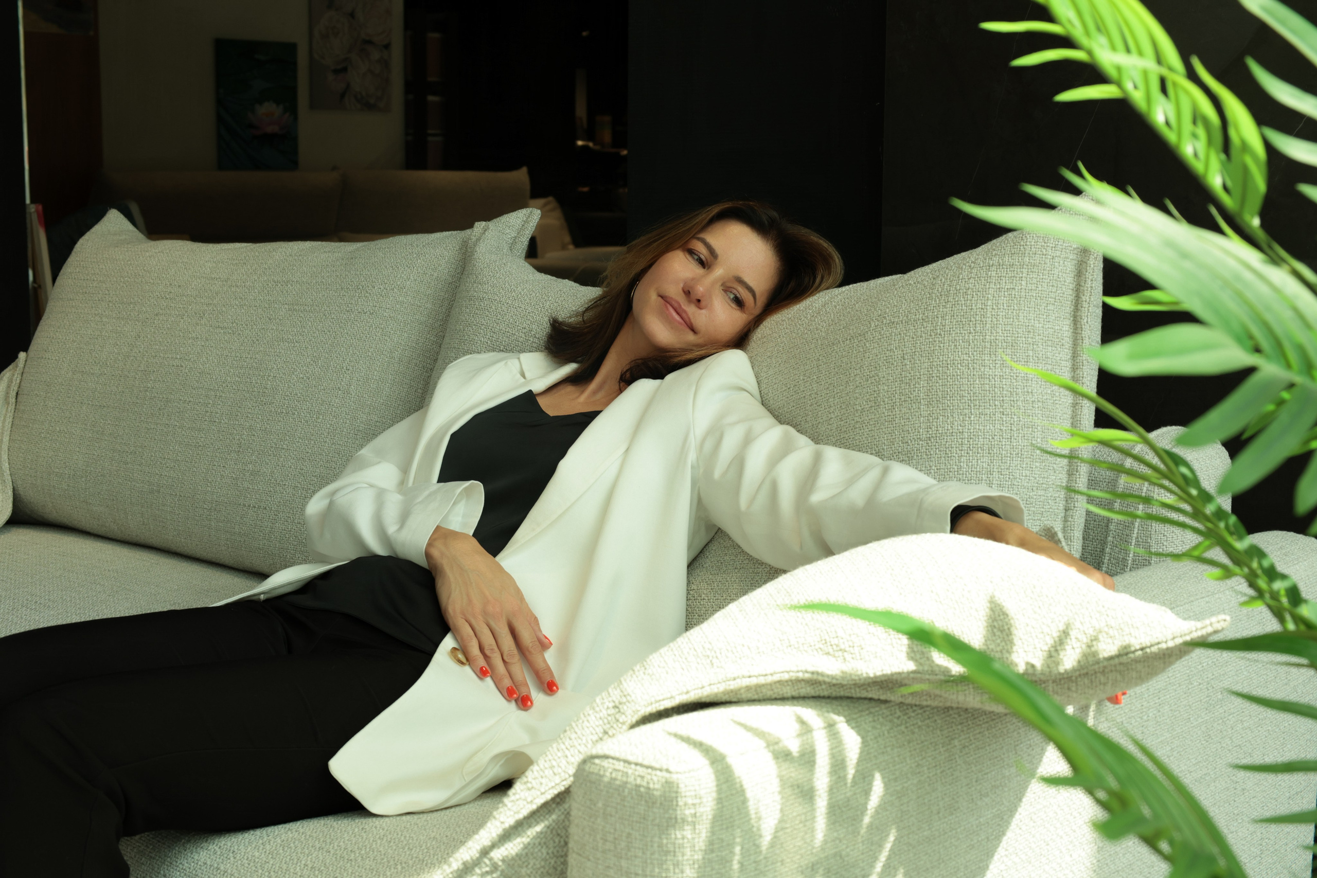 Портретная съёмка на визитку в мебельном салоне Decona. Tatiana Shumskaya