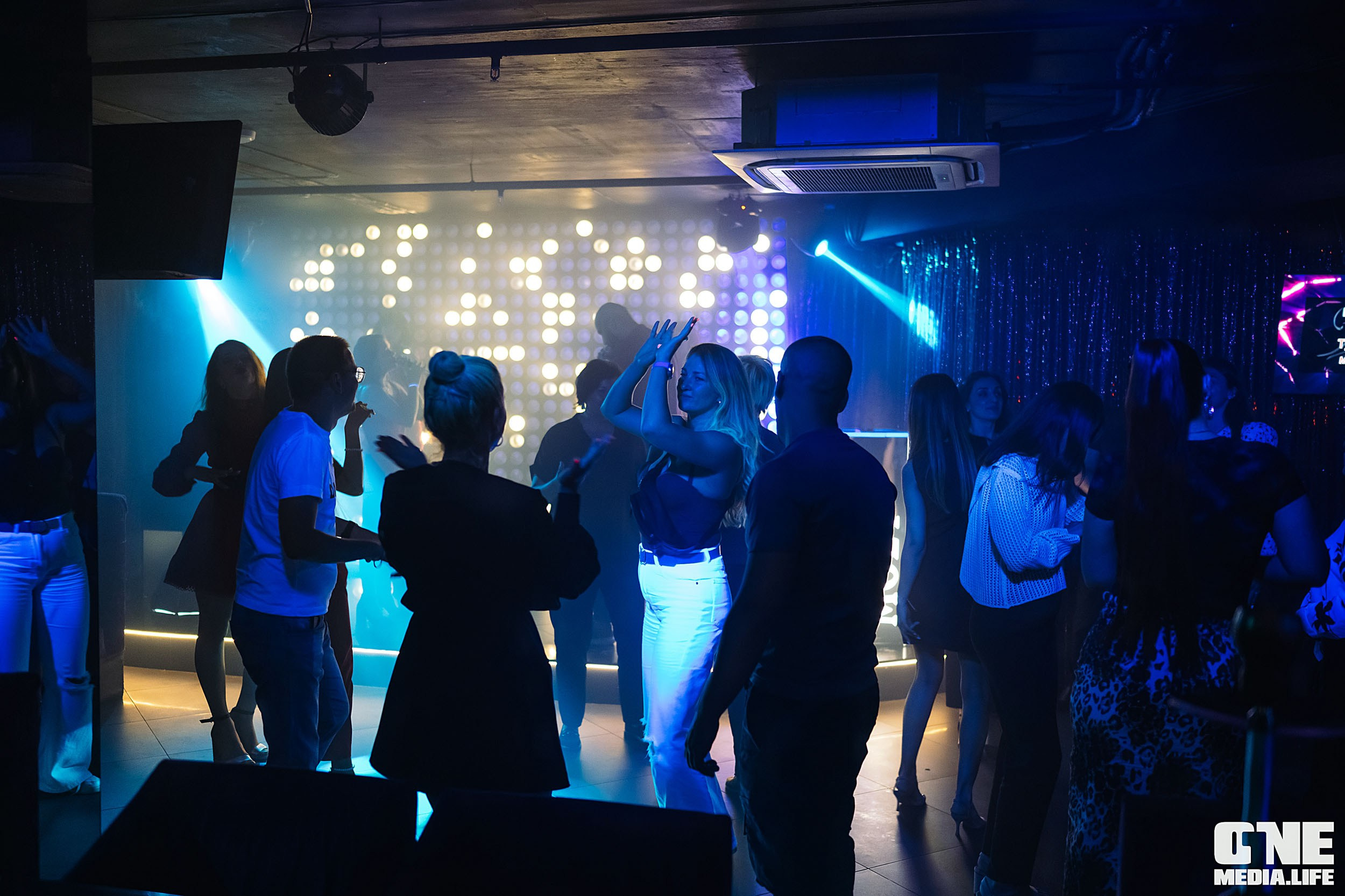 Фоторепортаж из караоке-клуба Эйфория. One Media Life: фоторепортажи, фотоотчеты с мероприятий и заведений