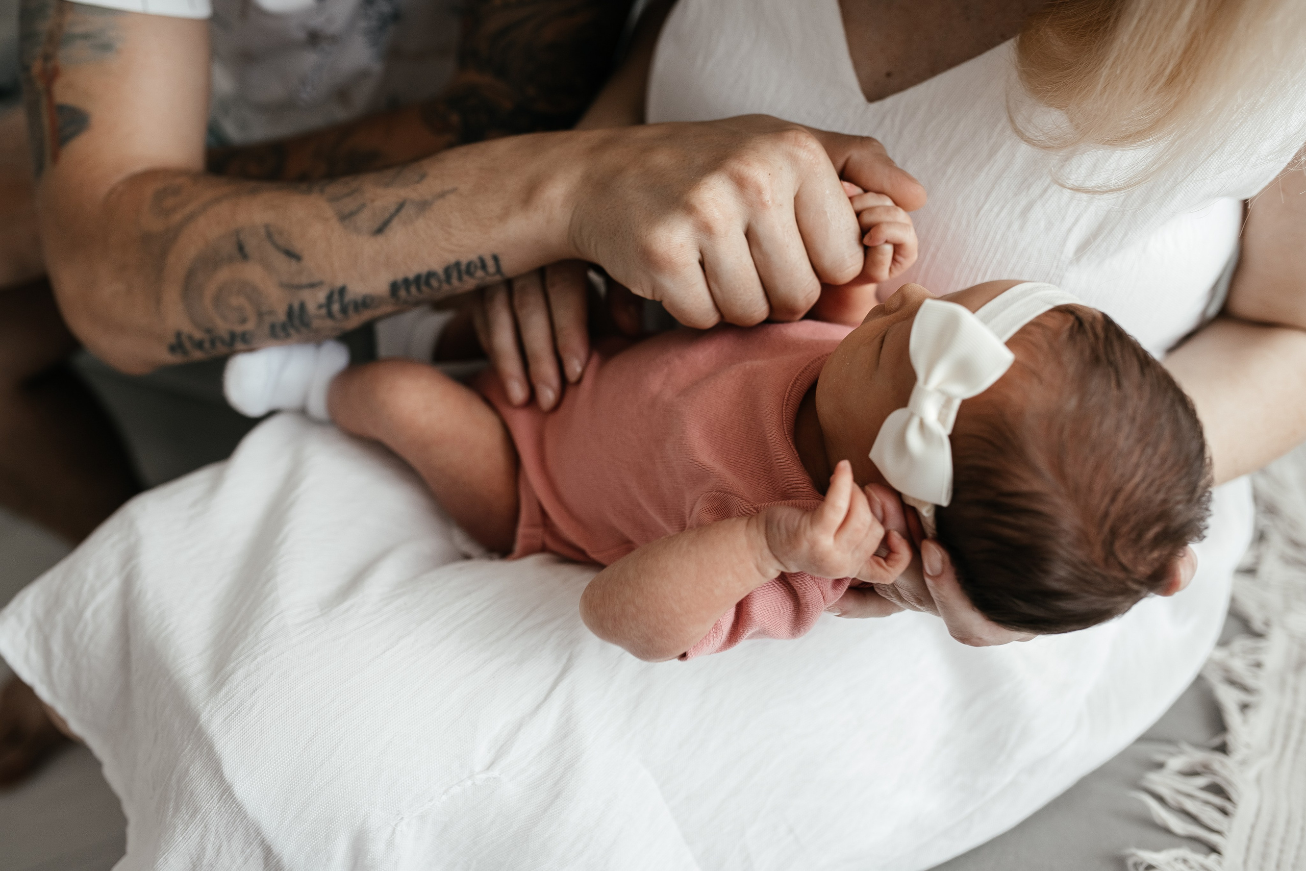 Первые дни Аси дома. Семейный фотограф в Томске Зарина Азизбаева