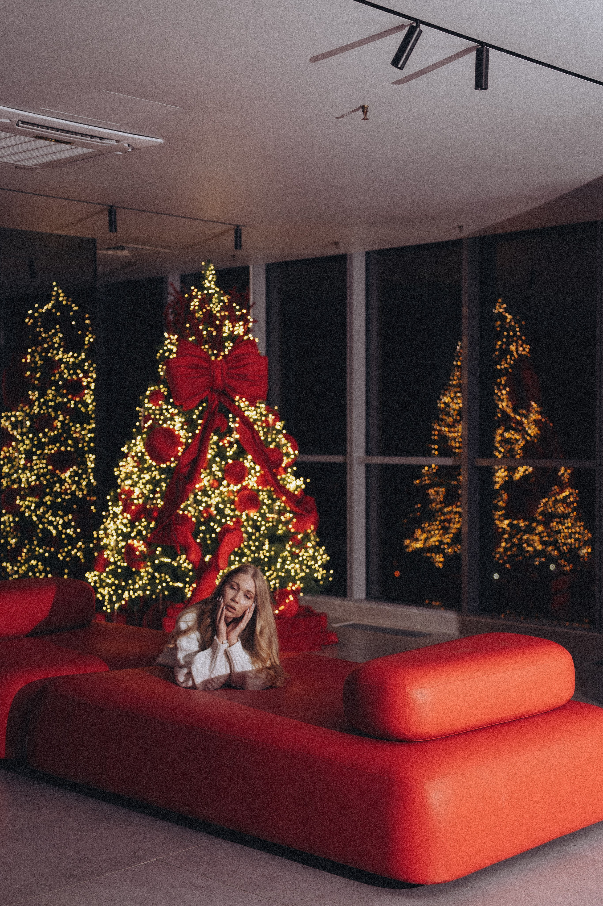 ФОТОСЕССИЯ К НОВОМУ ГОДУ В СТУДИИ С ЕЛОЧКОЙ КРАСИВЫЙ ОБРАЗ. Профессиональный фотограф, Санкт-Петербург — Виктория Богомолова