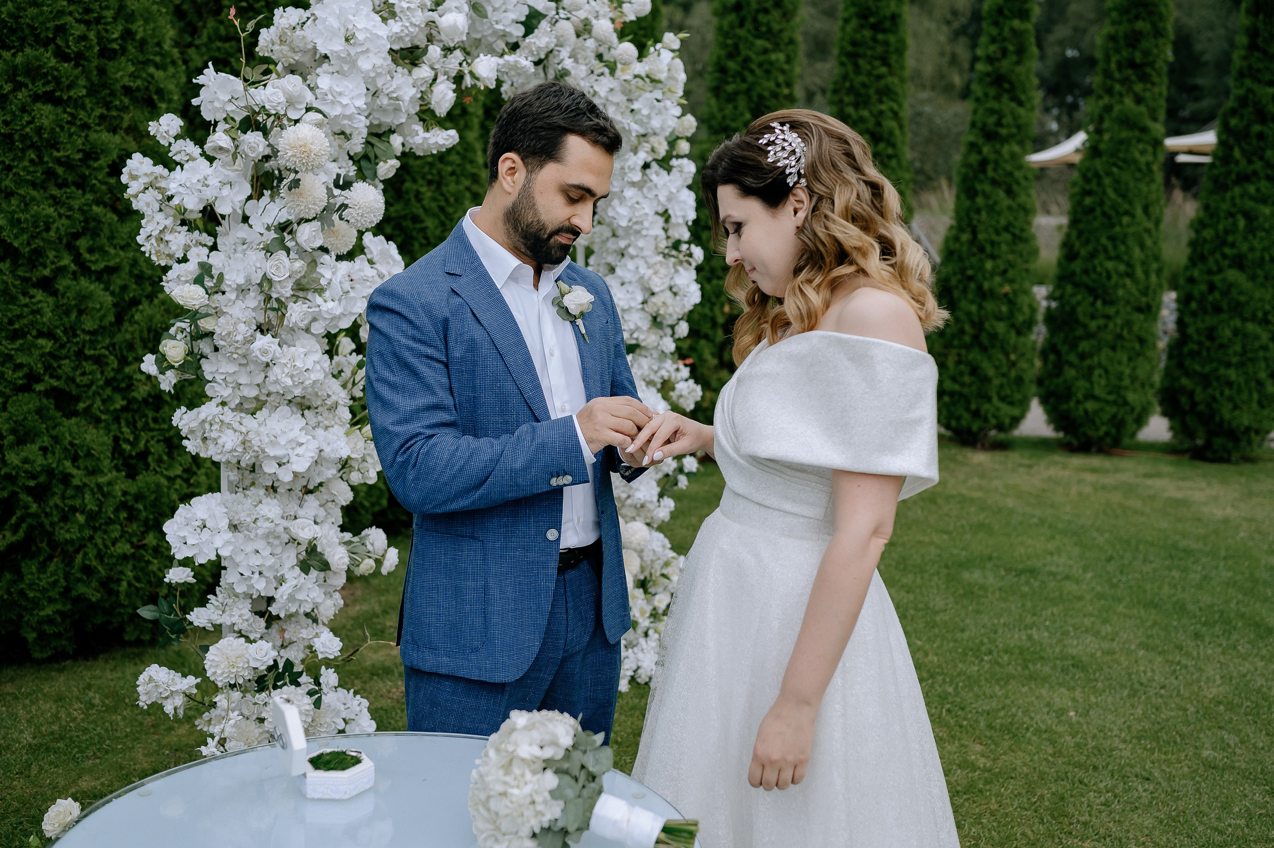 Выездная регистрация брака в Artiland