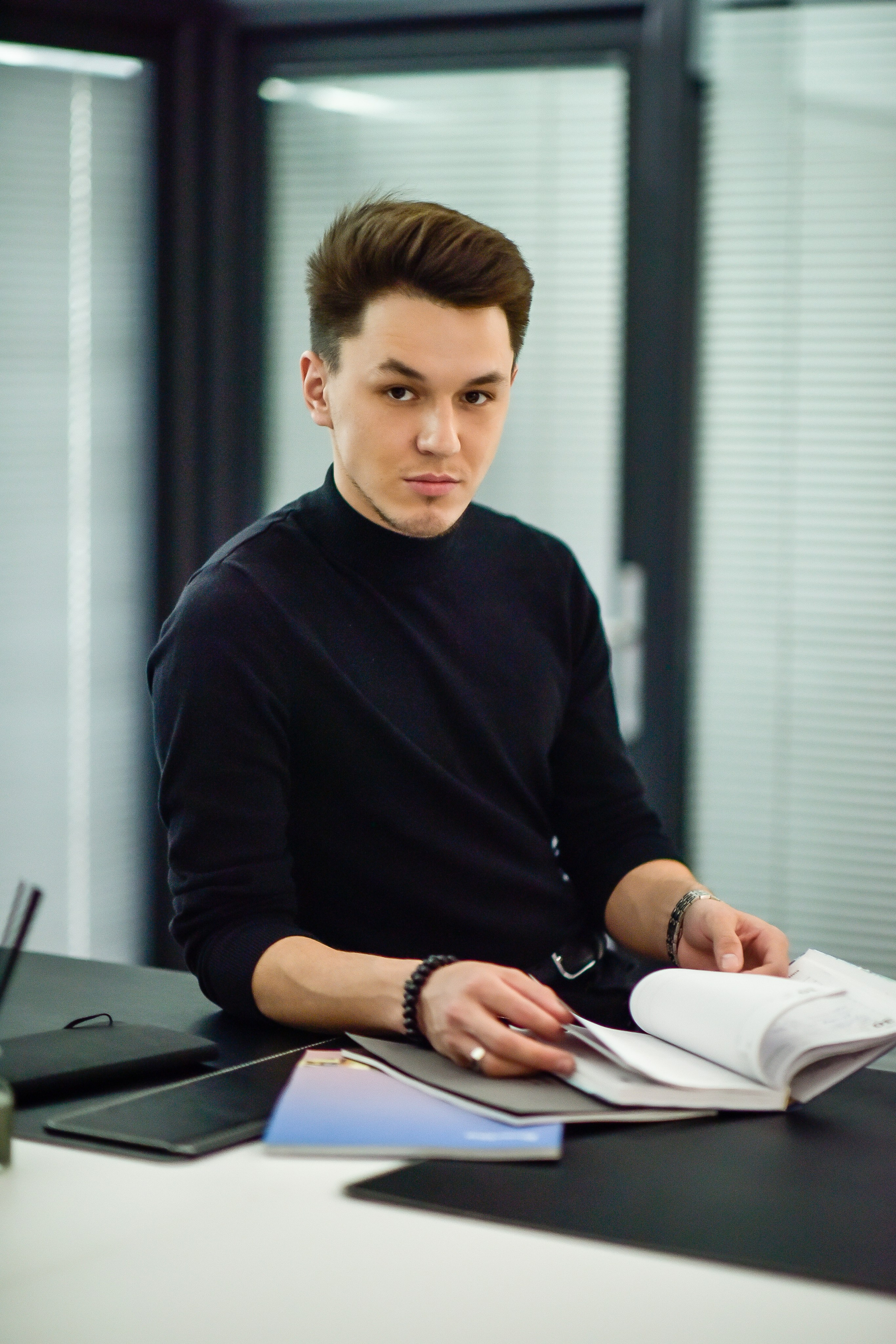 ДЕЛОВАЯ В СИТИ ОФИС. Фотограф для бизнесконтента, репортажей и семейного альбома в Москве