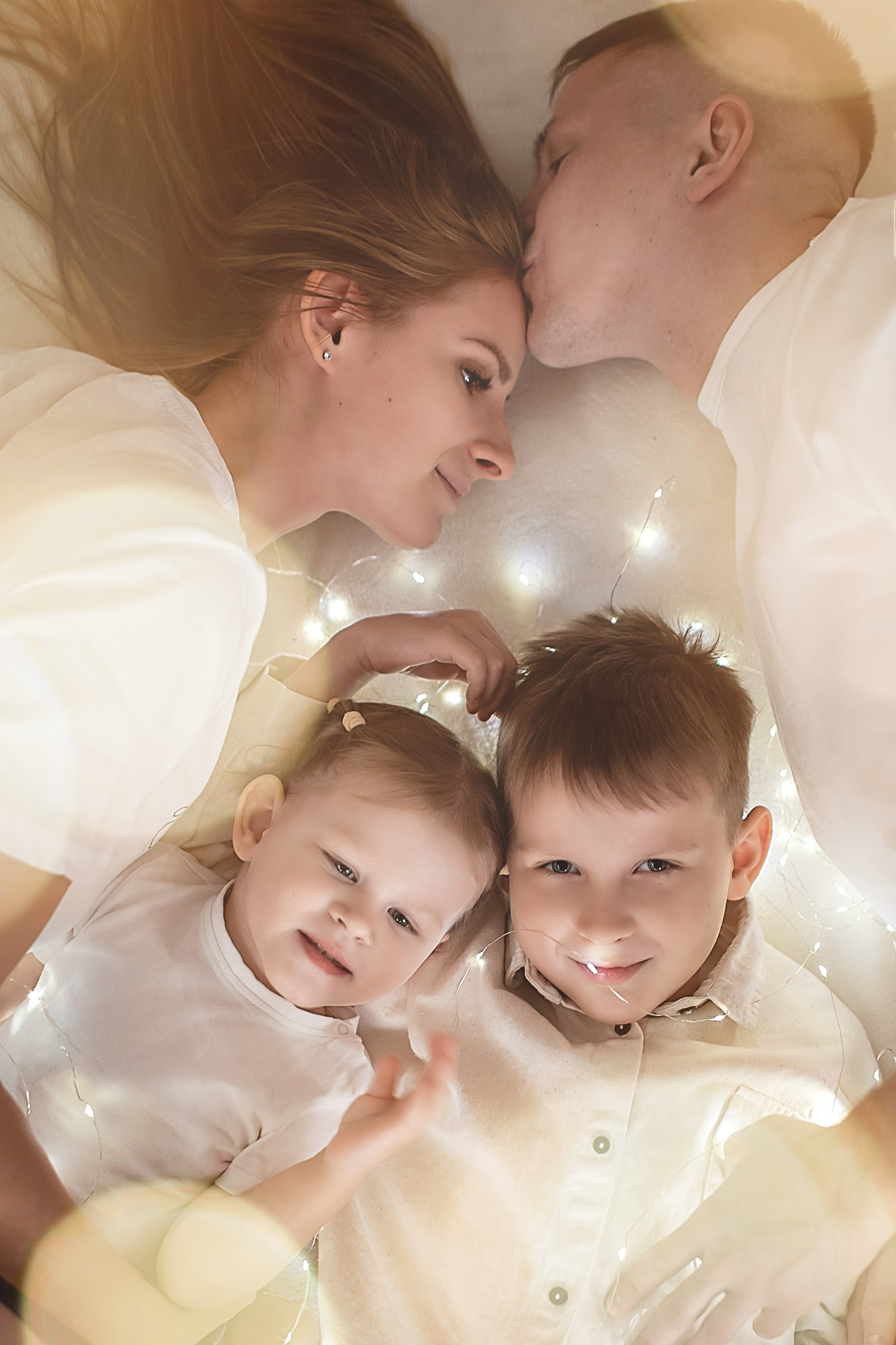 Новогодняя_Евгений и Юлия с детьми. Семейный фотограф в Санкт-Петербурге