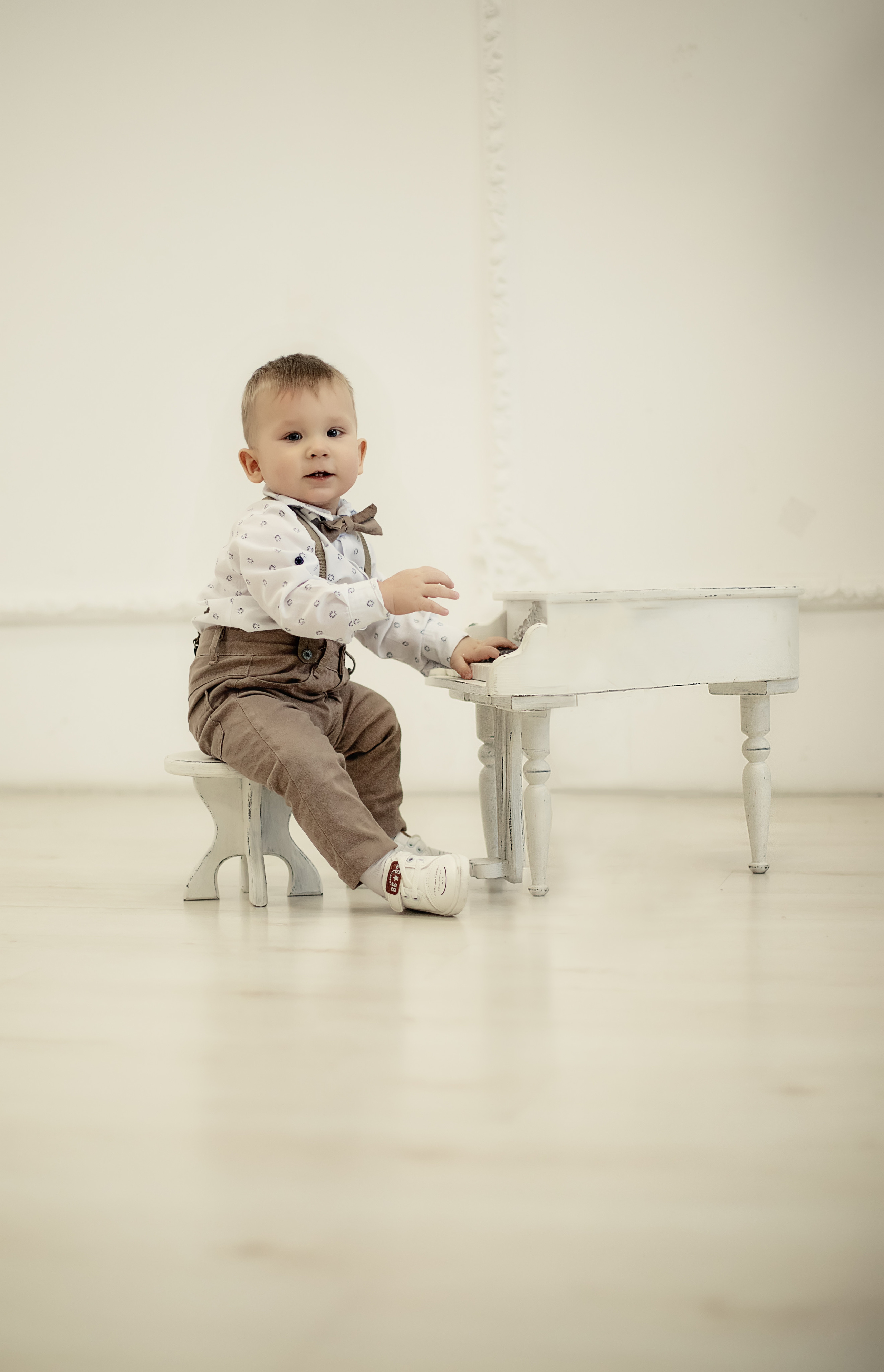 СЪЁМКА В СТУДИИ МАРК 1 ГОД. ФОТОГРАФ