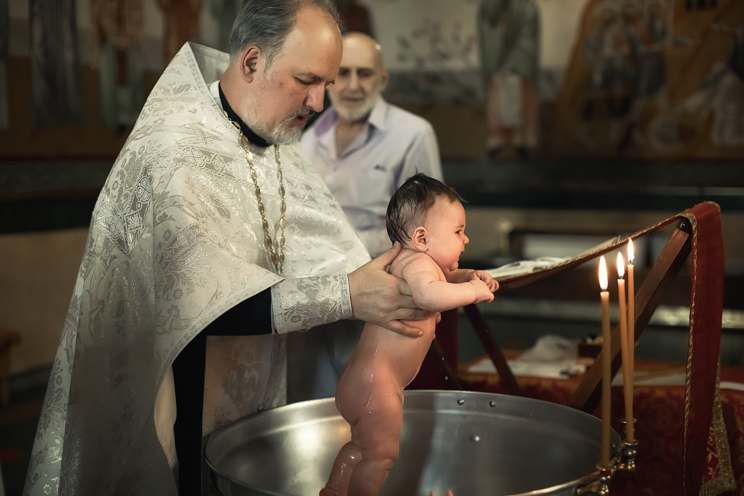 КРЕЩЕНИЕ ПАПЫ И ДОЧКИ. ФОТОГРАФ