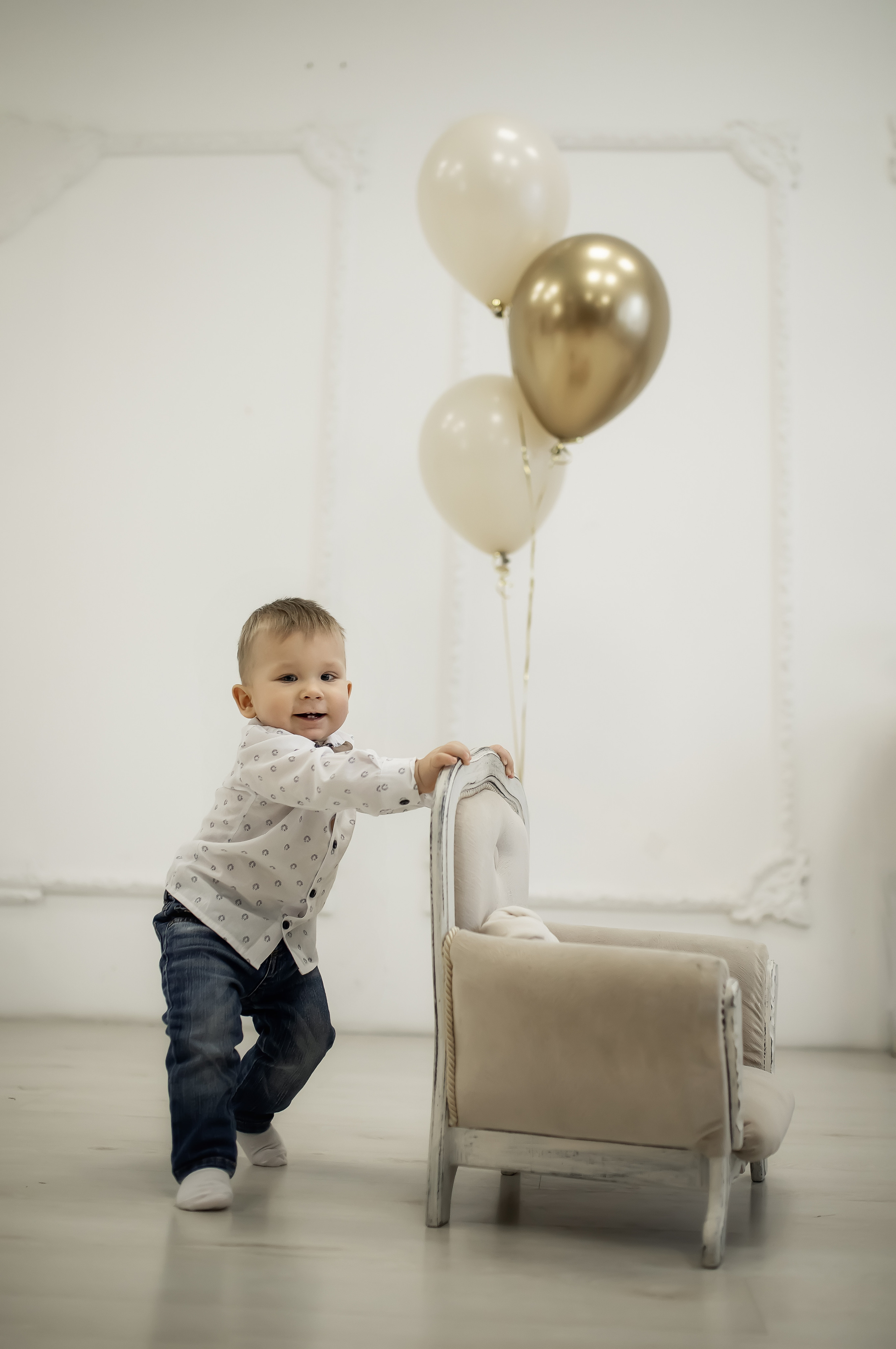 СЪЁМКА В СТУДИИ МАРК 1 ГОД. ФОТОГРАФ