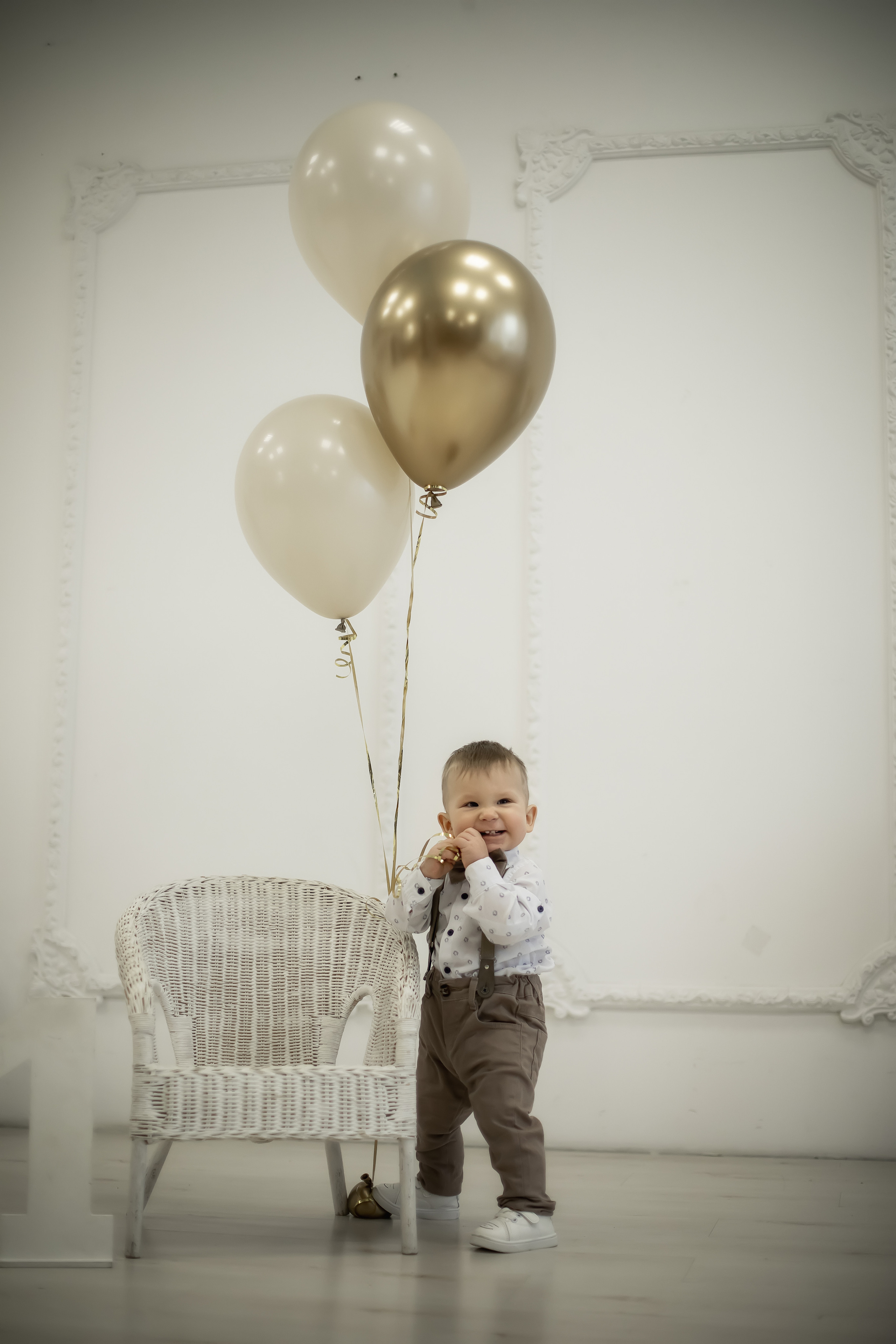 СЪЁМКА В СТУДИИ МАРК 1 ГОД. ФОТОГРАФ